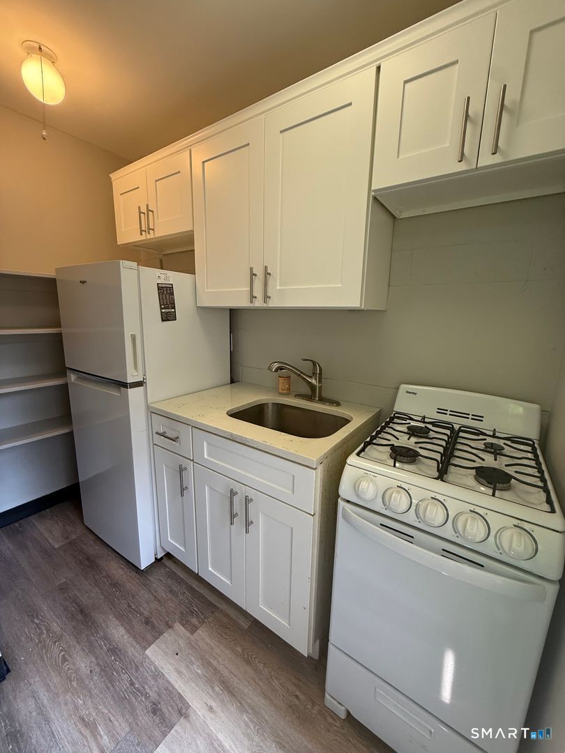 Home in New Britain, CT 06053 — photo 3