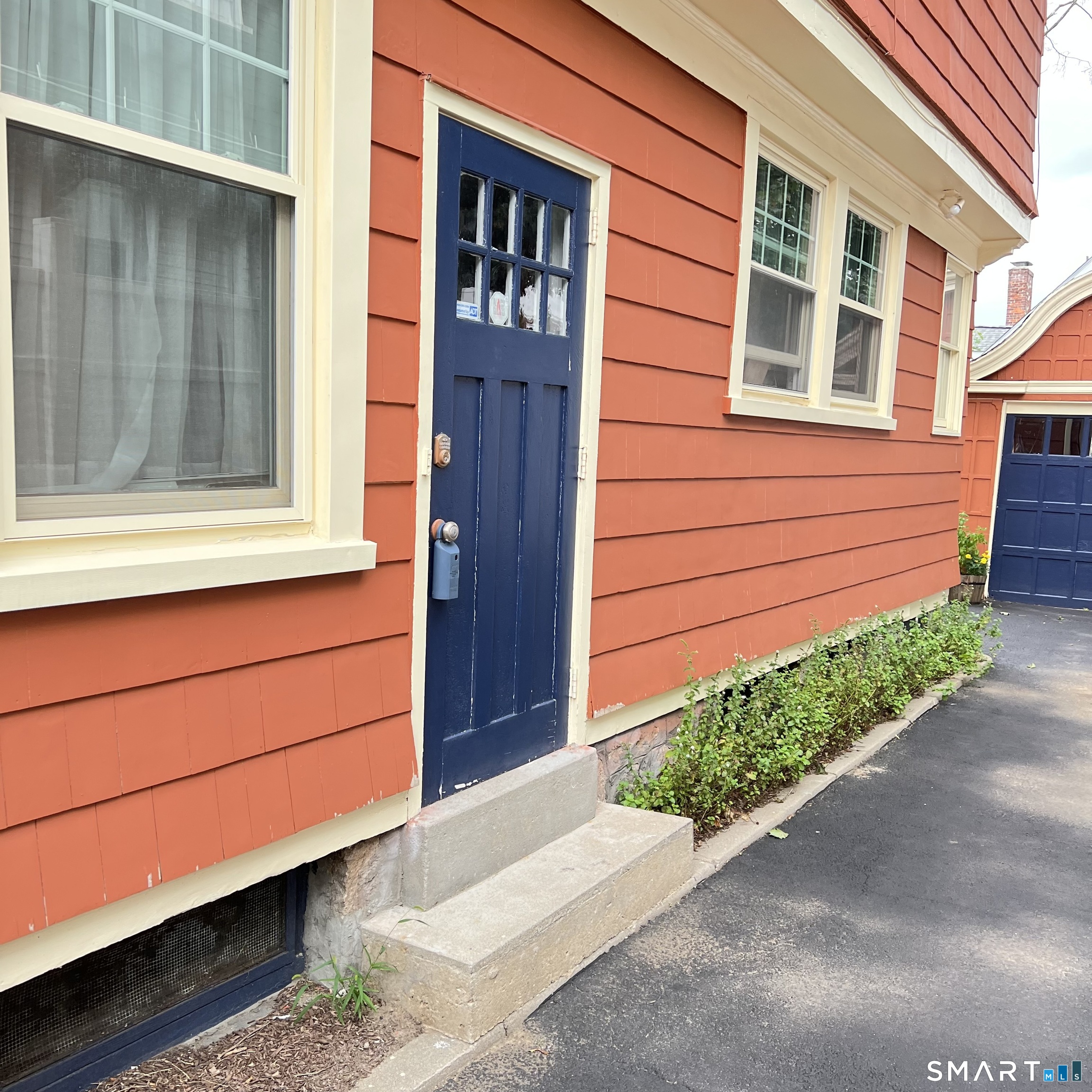 Home in Norwalk, CT 06854 — photo 2
