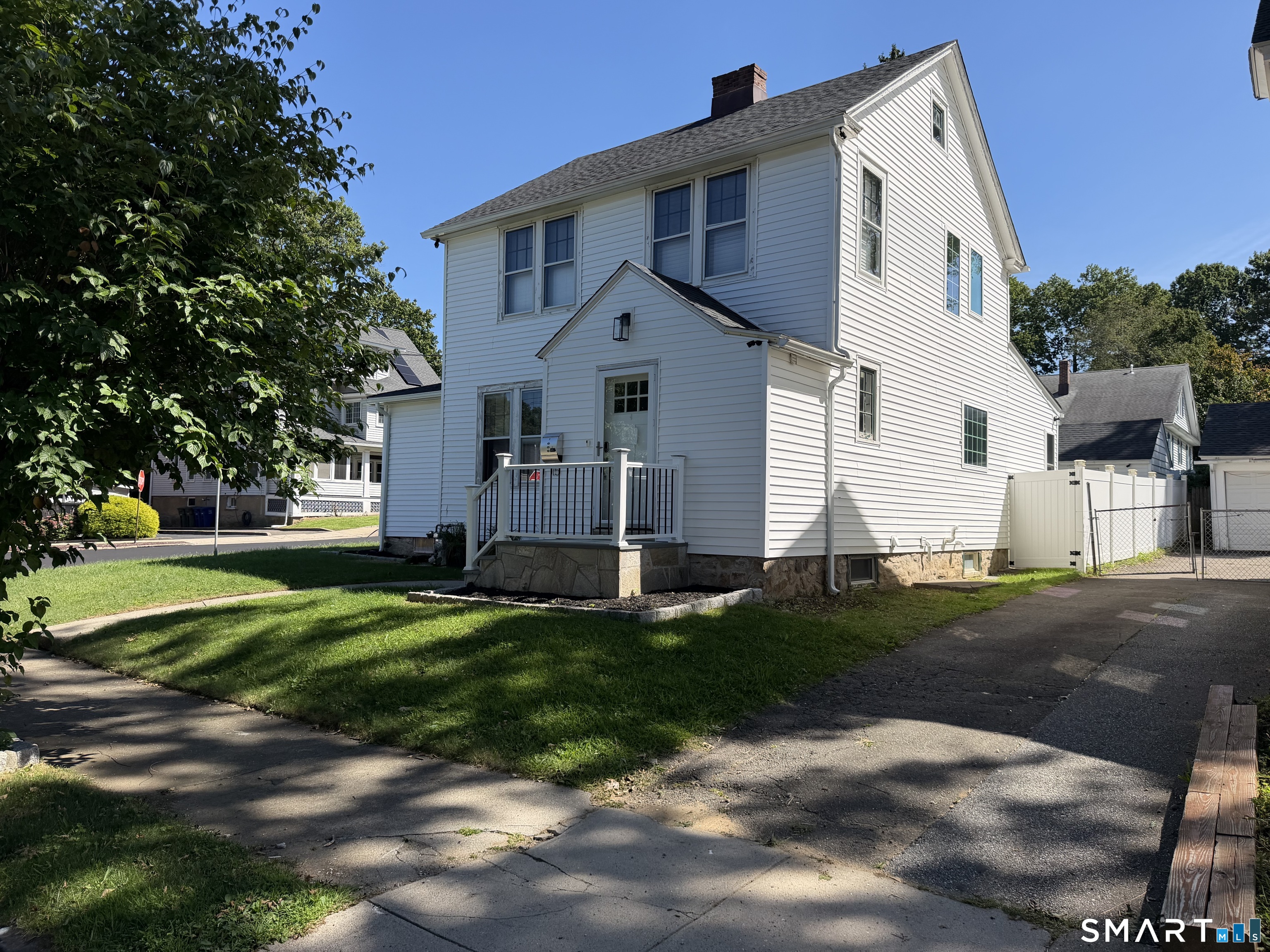 15 Overland Avenue — photo
