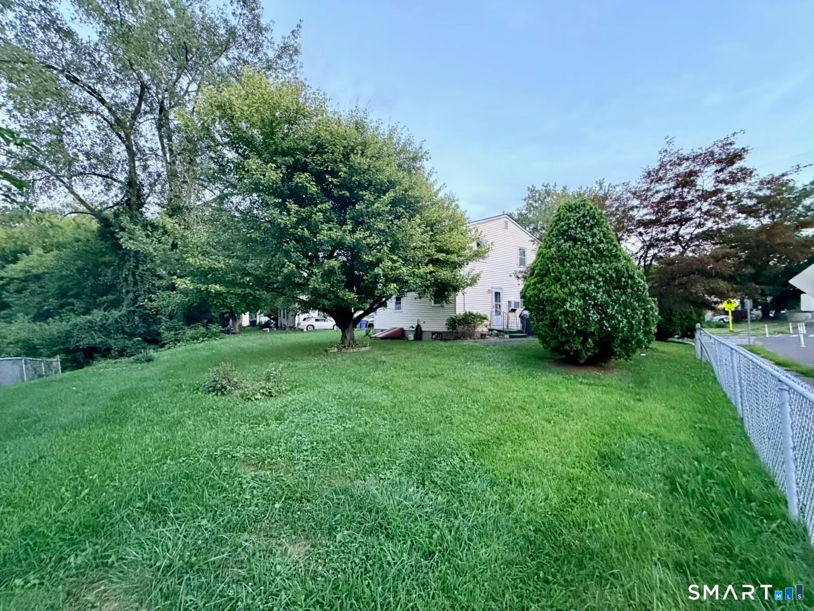 Home in Hartford, CT 06120 — photo 3