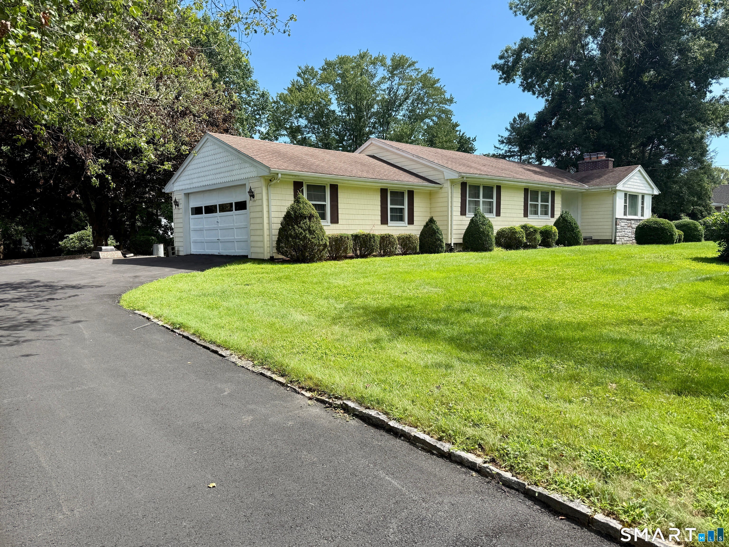 347 Fairlea Road — photo