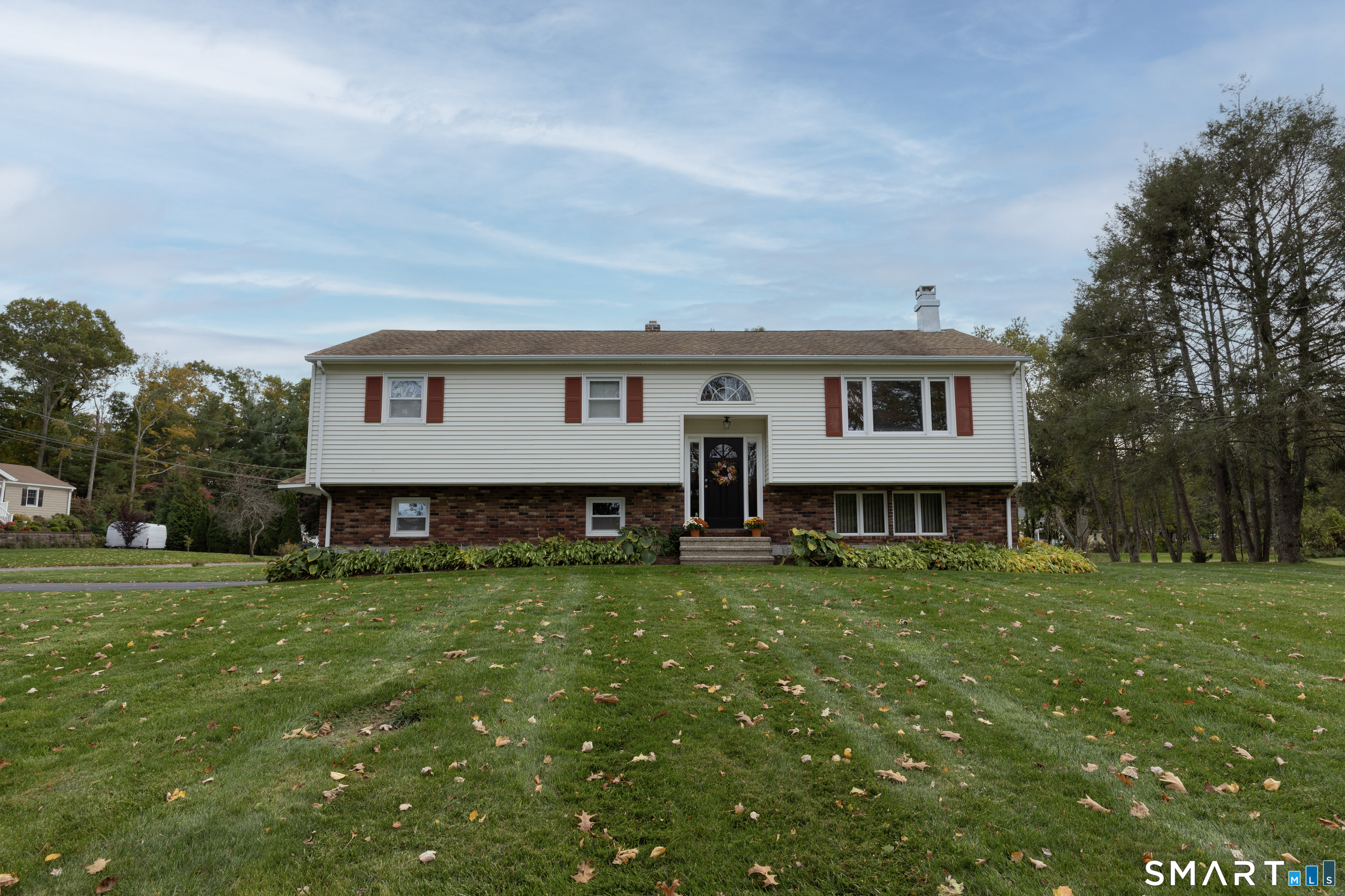 555 Roses Mill Road — photo