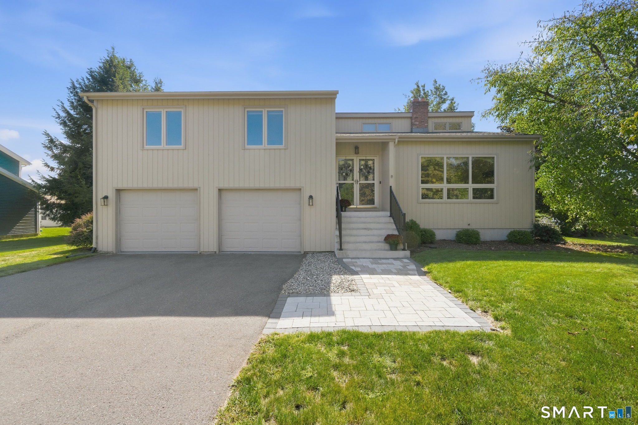 207 Lisa Drive — photo