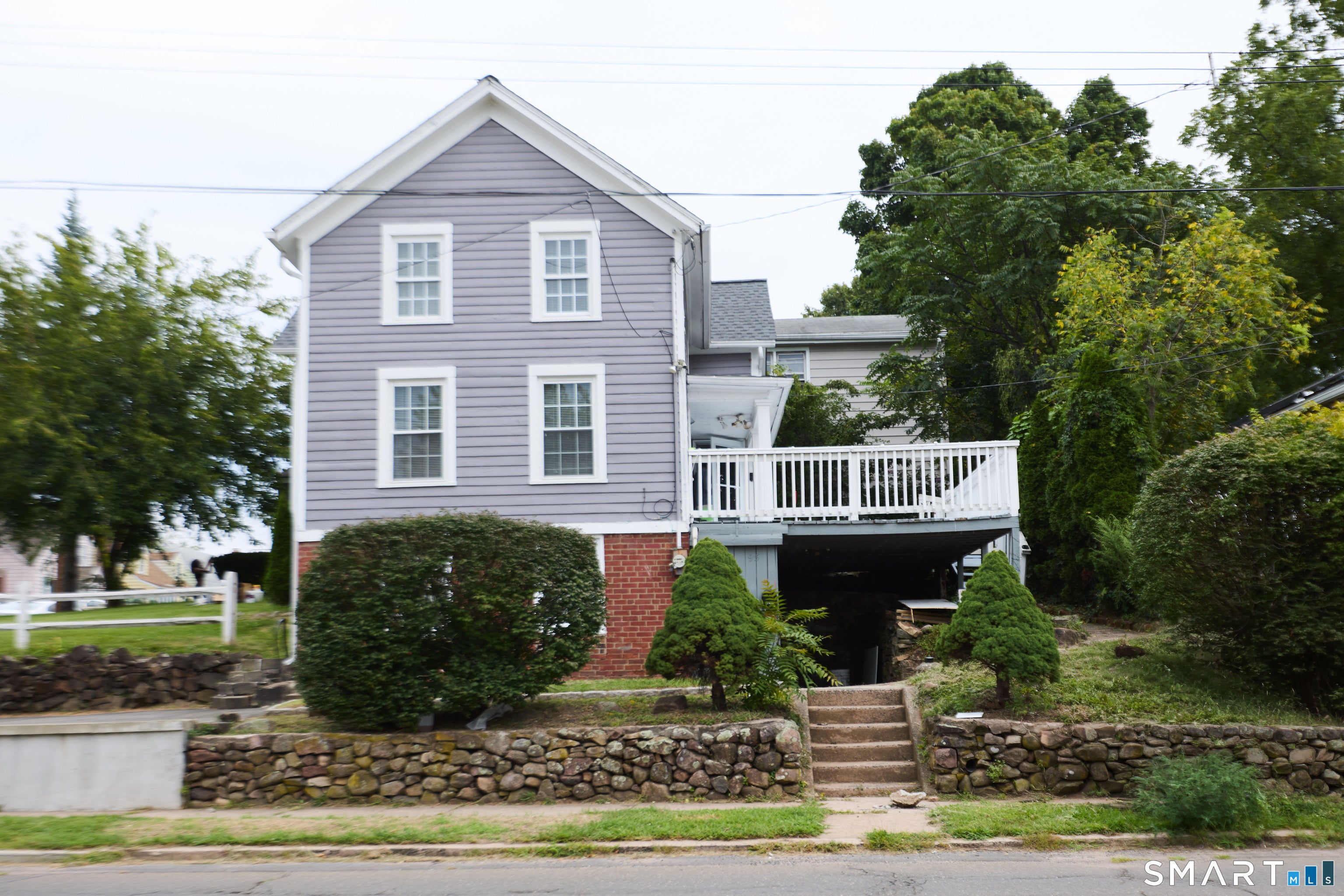 95 Fairview Avenue — photo