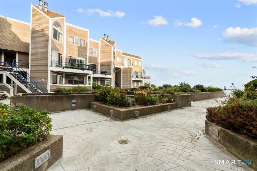Home in New Haven, CT 06519 — photo 3