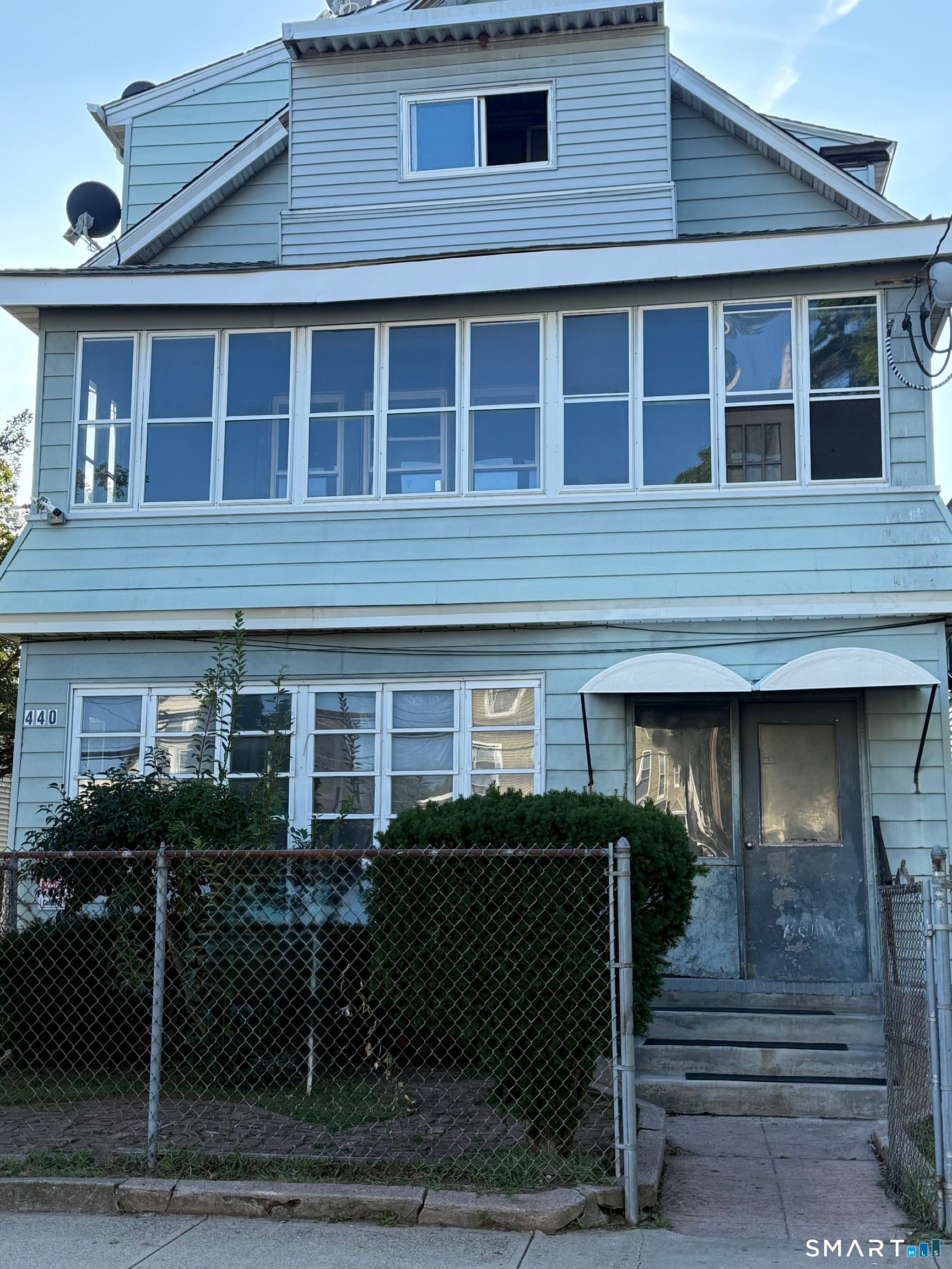 440 Howard Avenue — photo