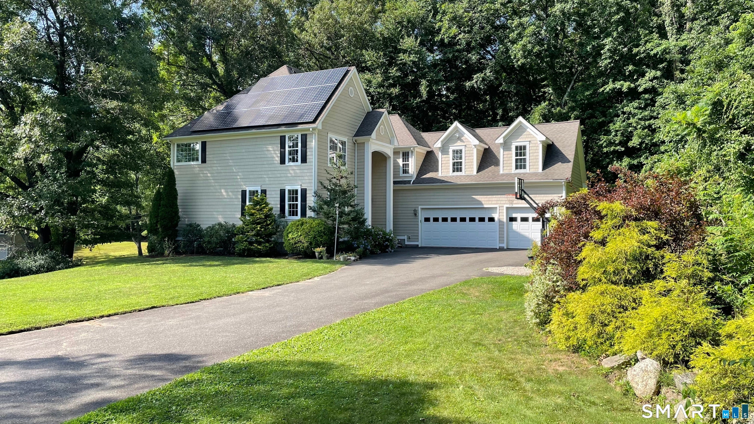 25 Grant Drive — photo