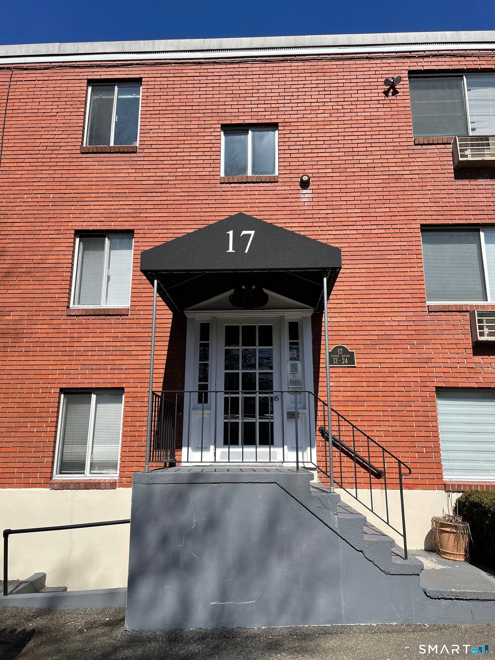 17 Ferris Avenue 8 — photo