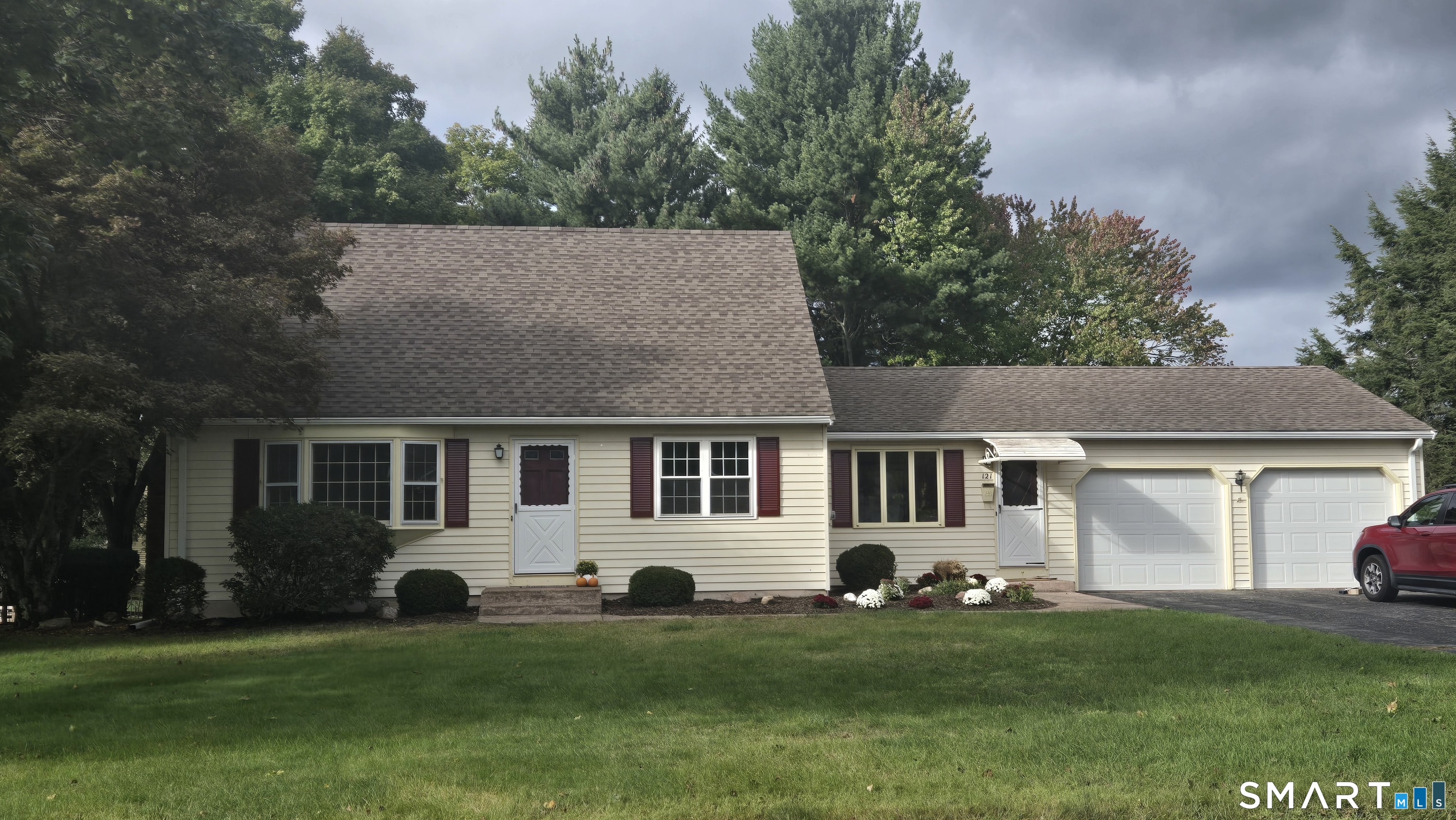 121 Carriage Drive — photo