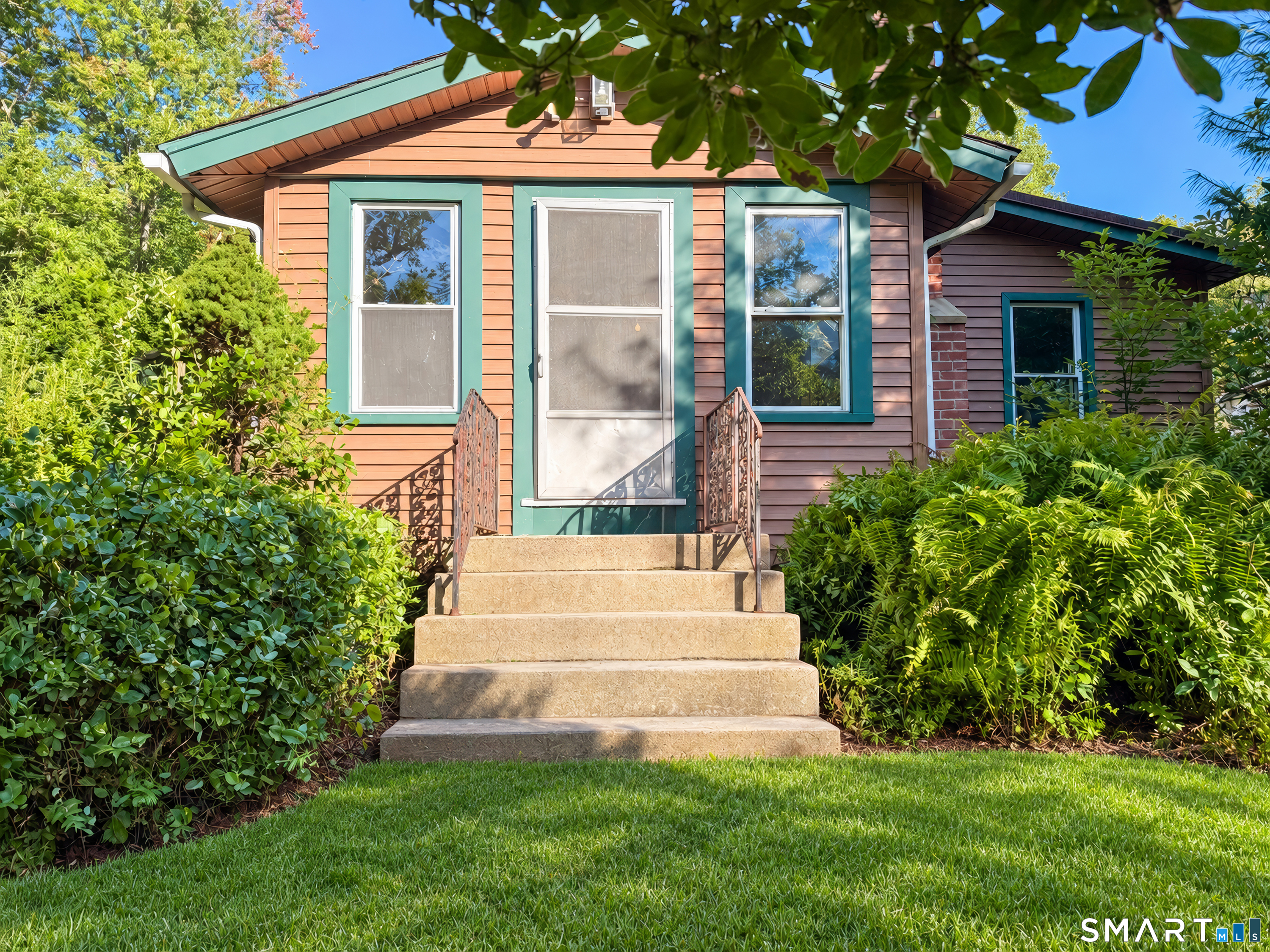 606 North Madison Road — photo