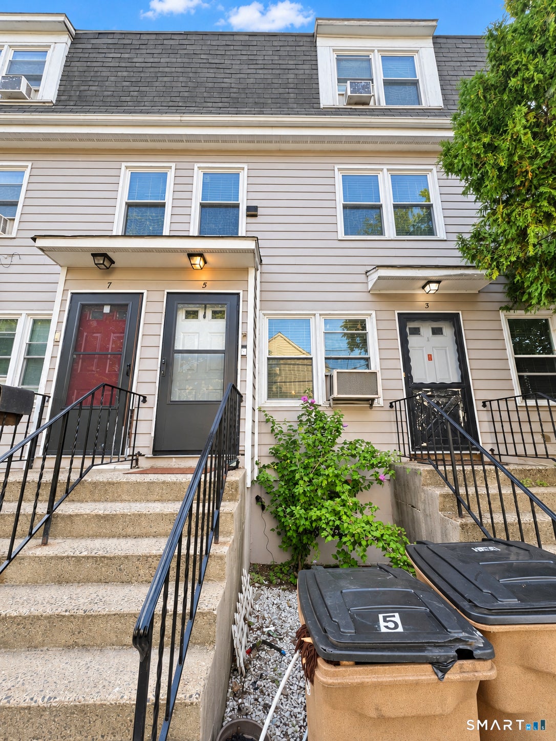 5 Brown Avenue 5 — photo