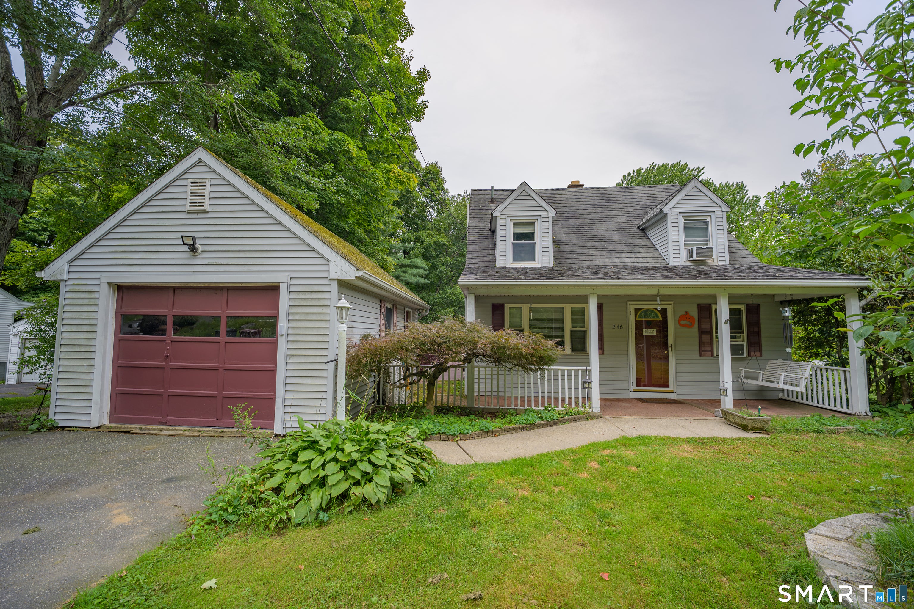246 East Waterbury Road — photo