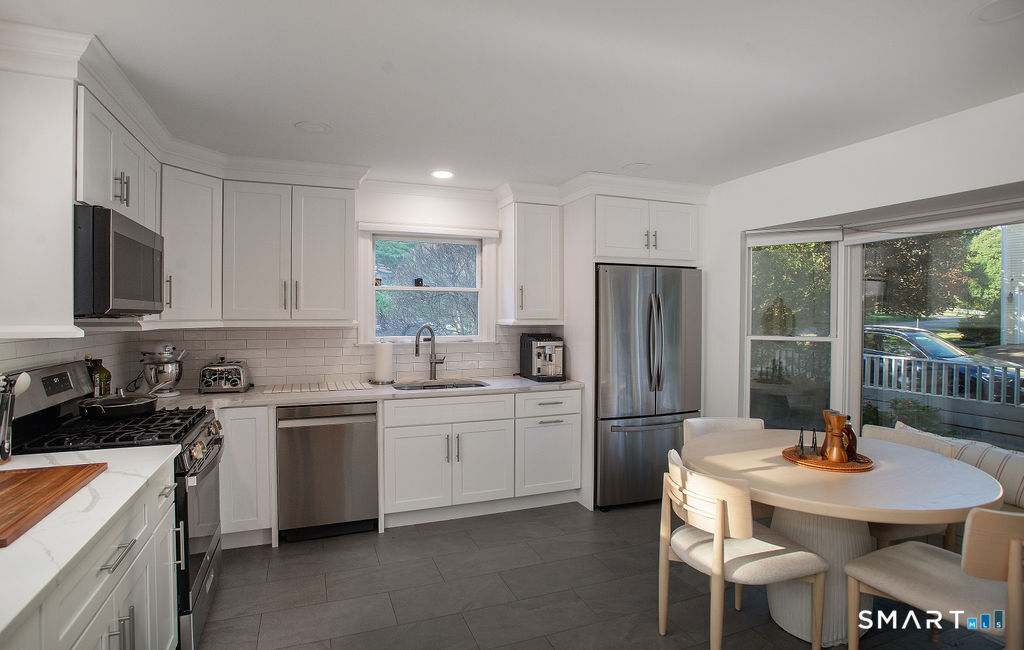 Home in New Canaan, CT 06840 — photo 3