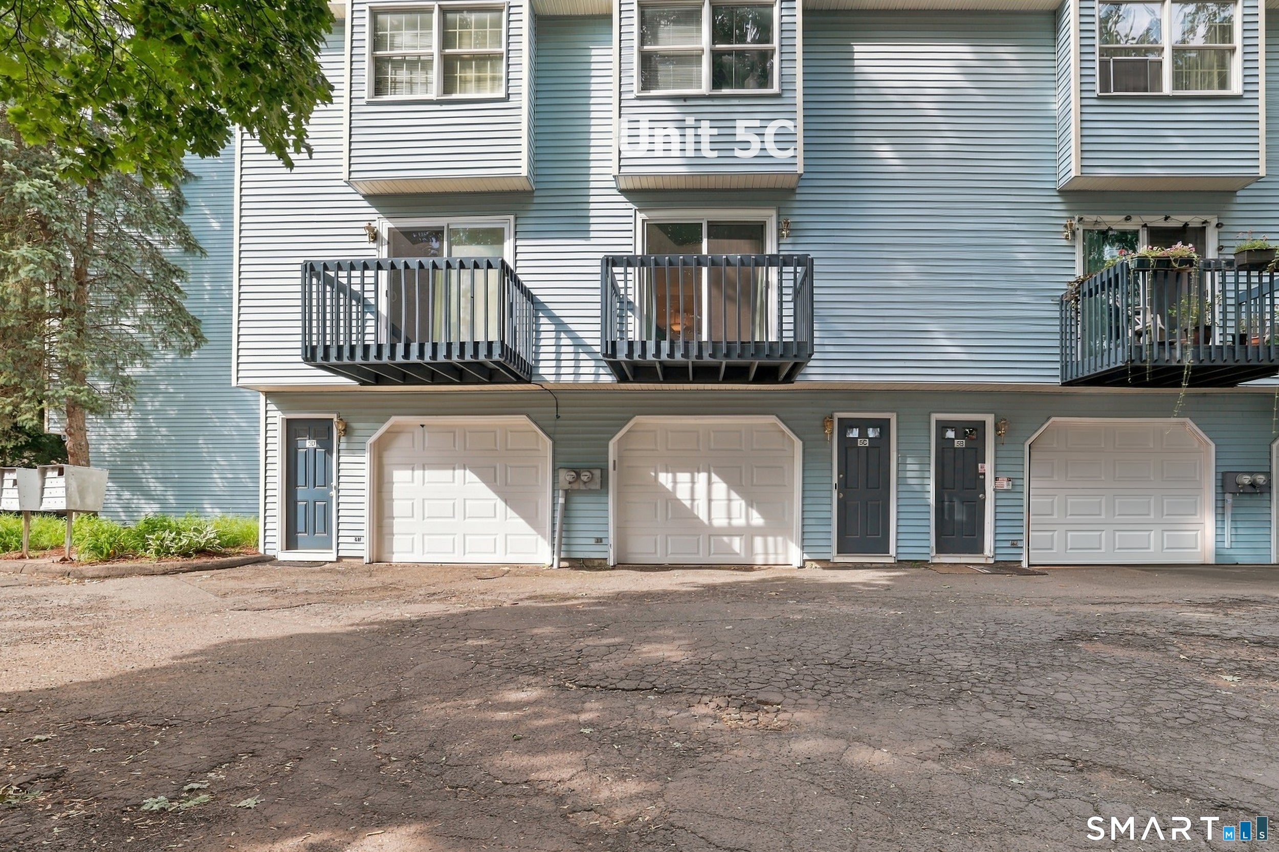 239 Glen Street 5C — photo