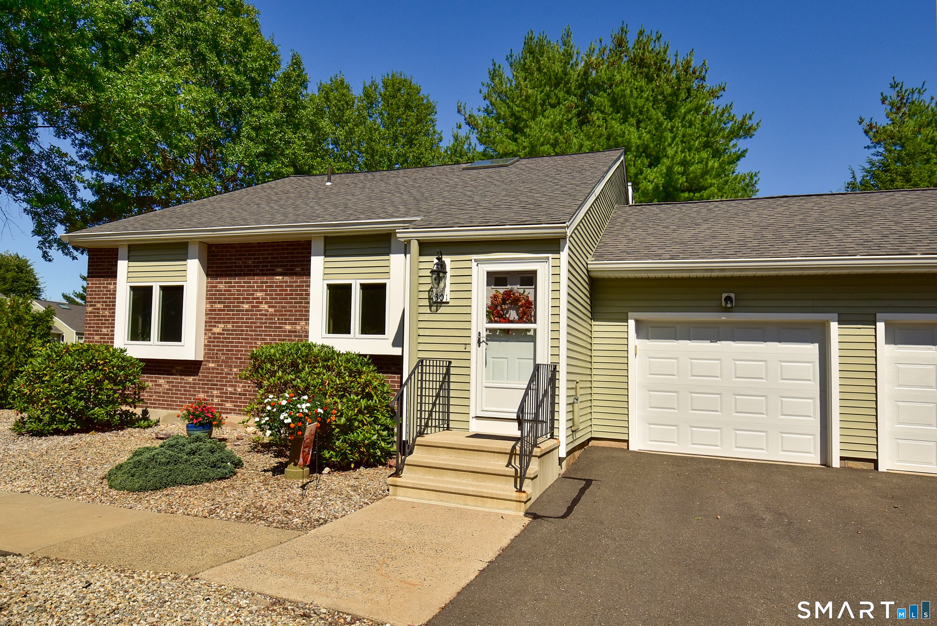 301 Sand Stone Drive 301 — photo