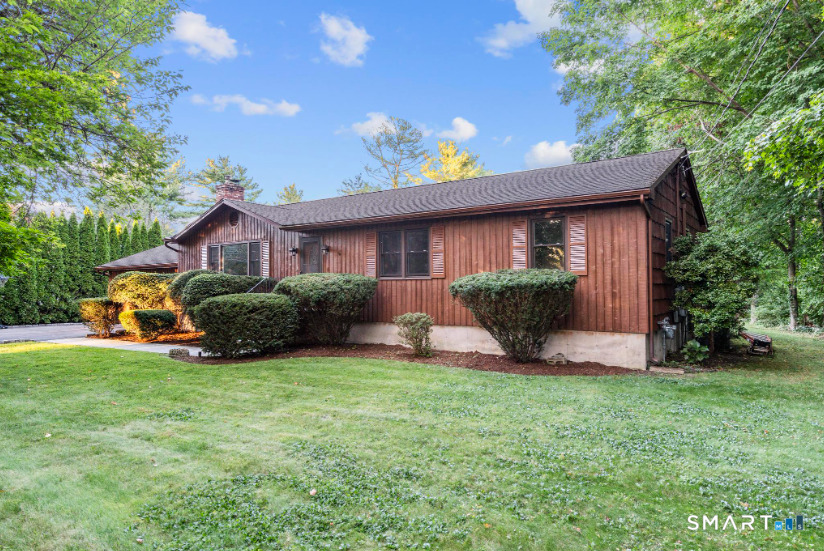 Home in Trumbull, CT 06611 — photo 2