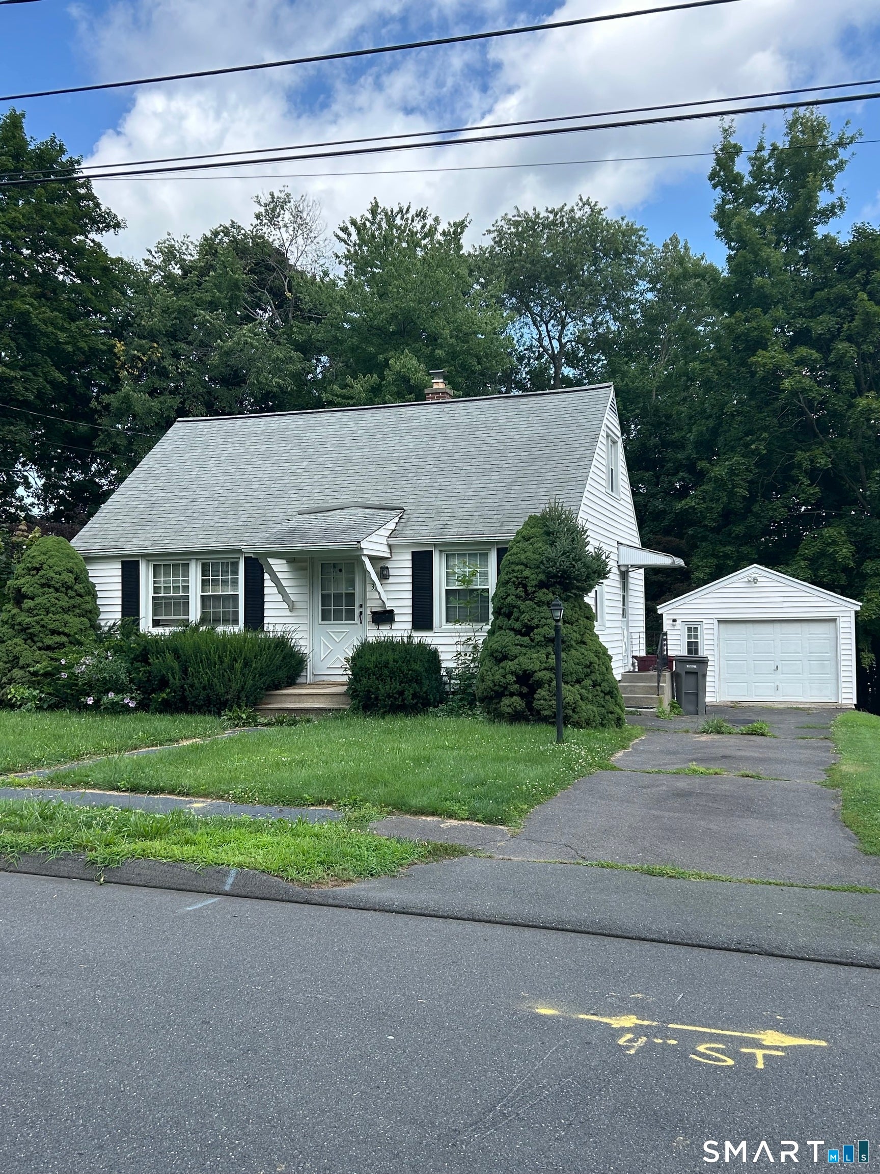327 North Hoadley Street — photo