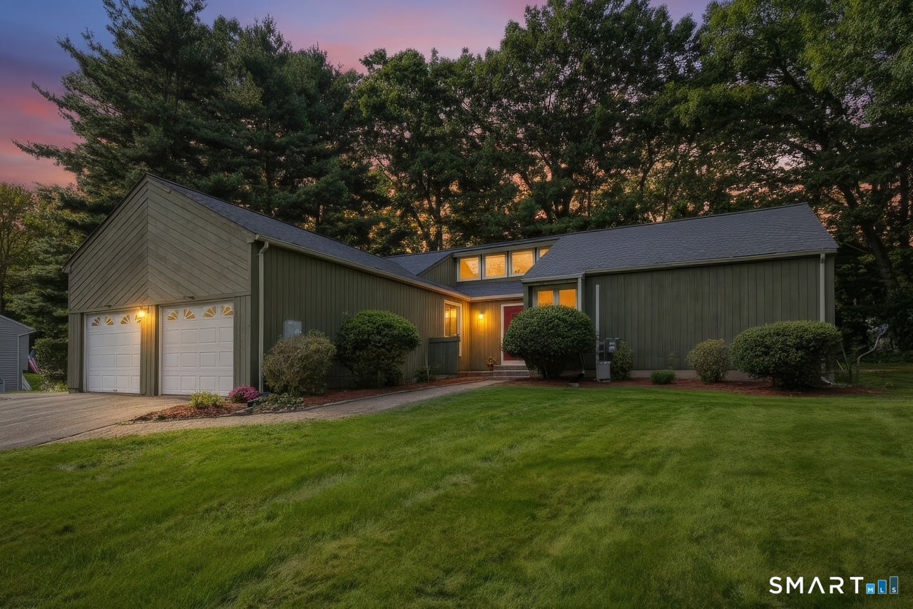 125 Lamplighter Drive — photo