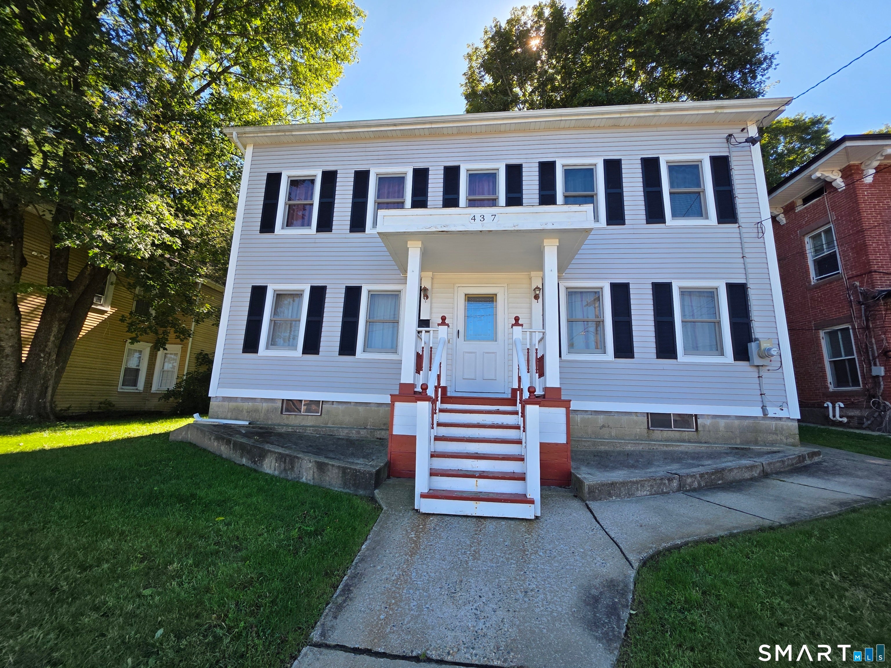 437 East Main Street — photo