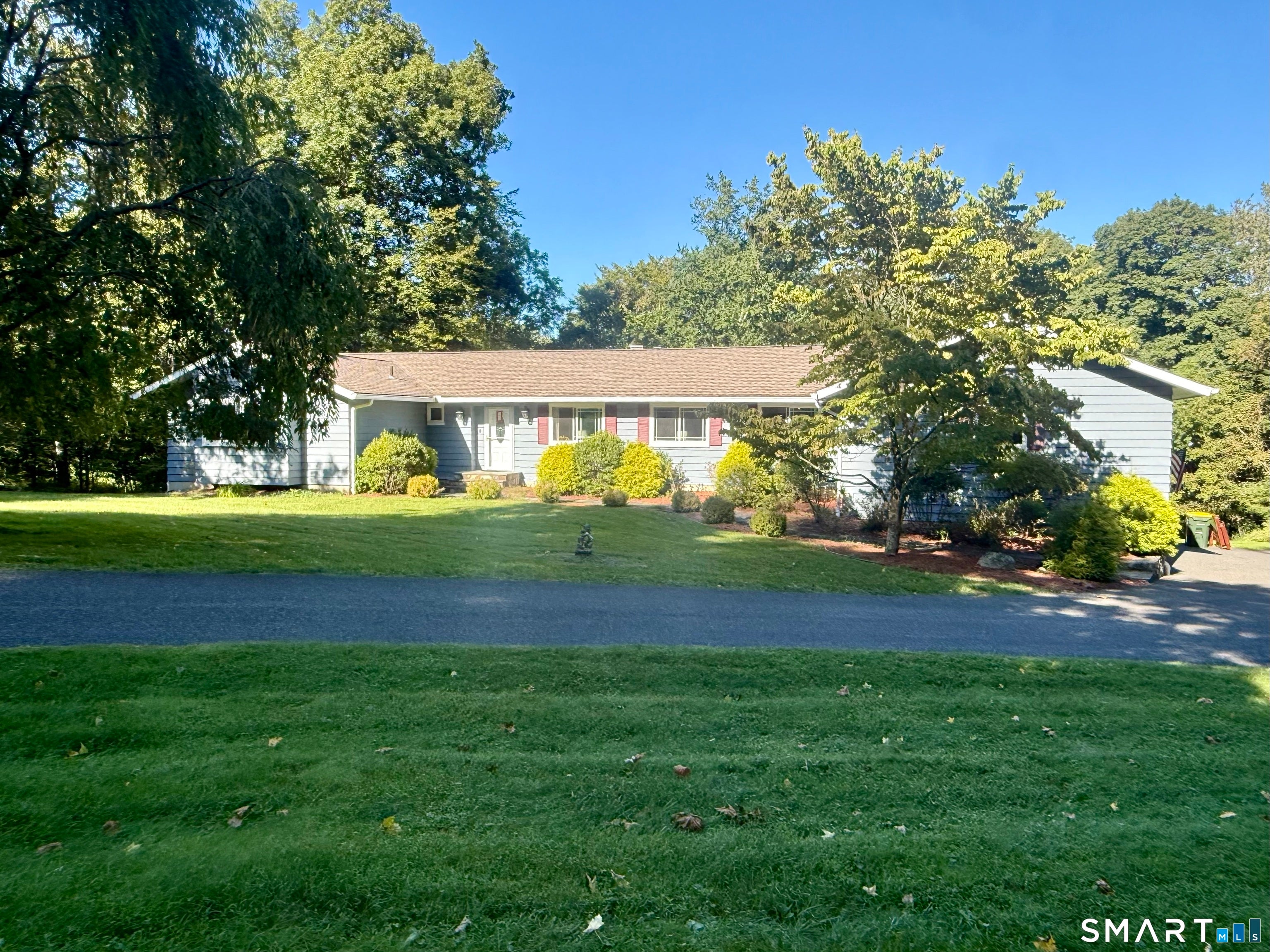 8 Signal Hill Road — photo