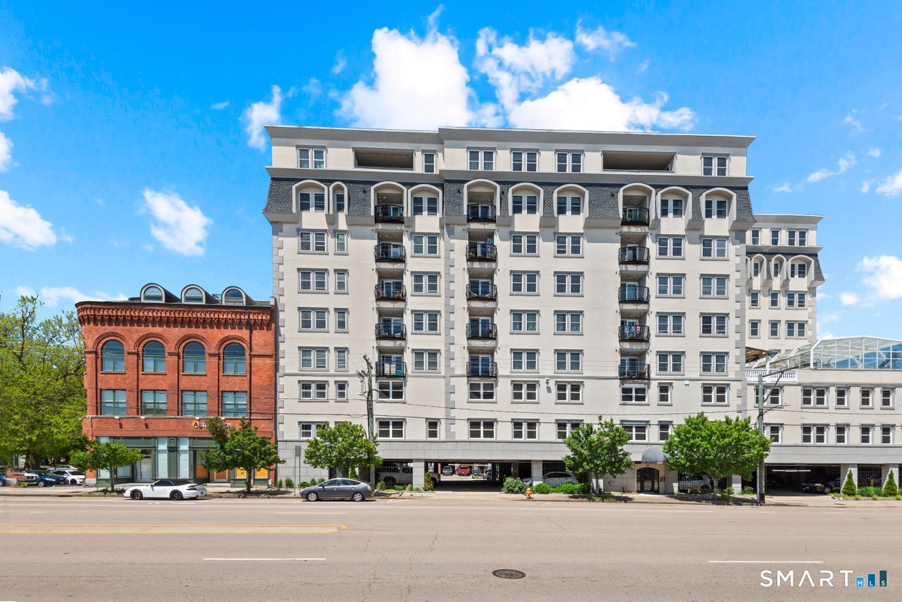 461 Bank Street 403 — photo