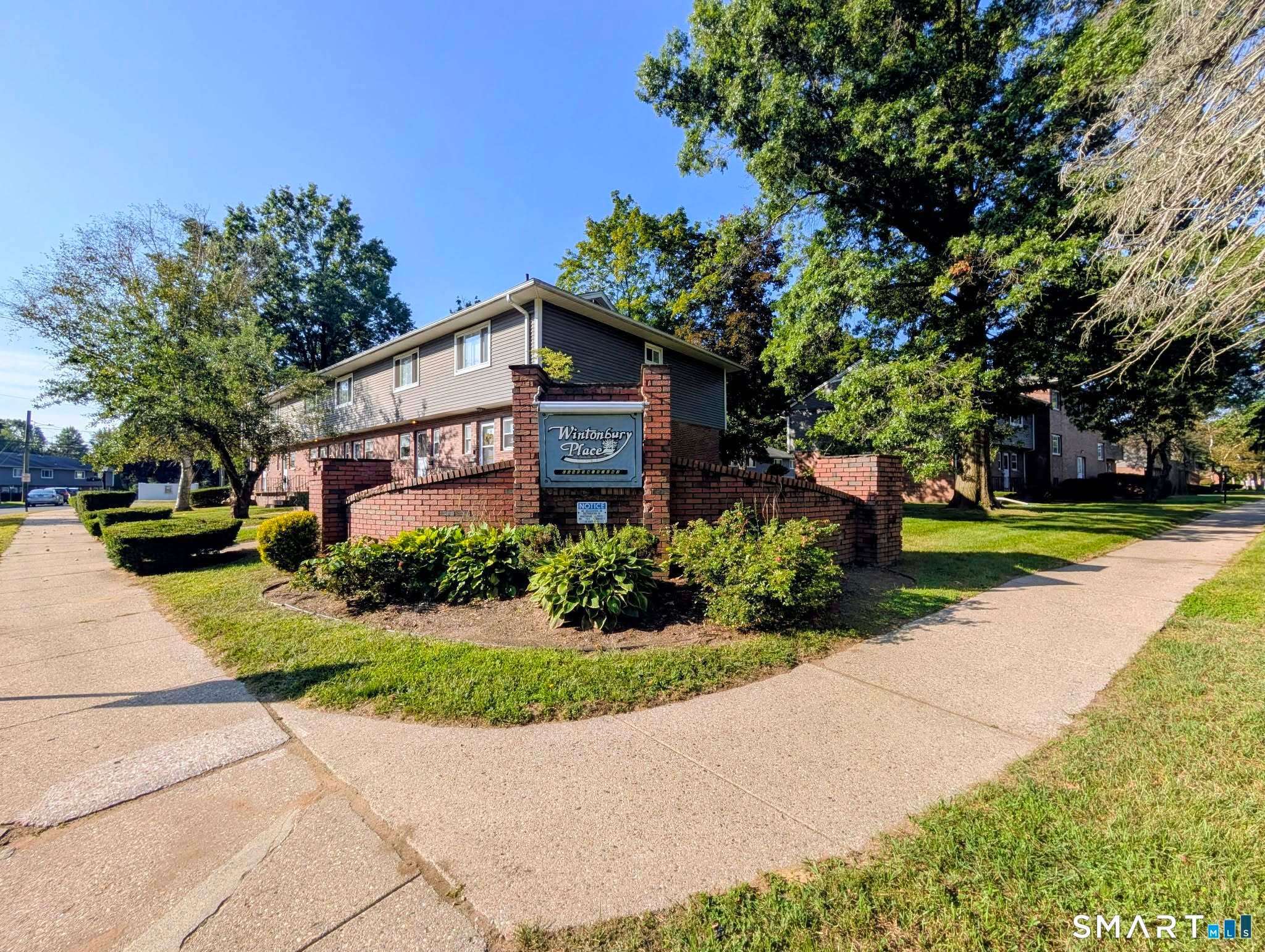 2 Camelot Drive 3 — photo