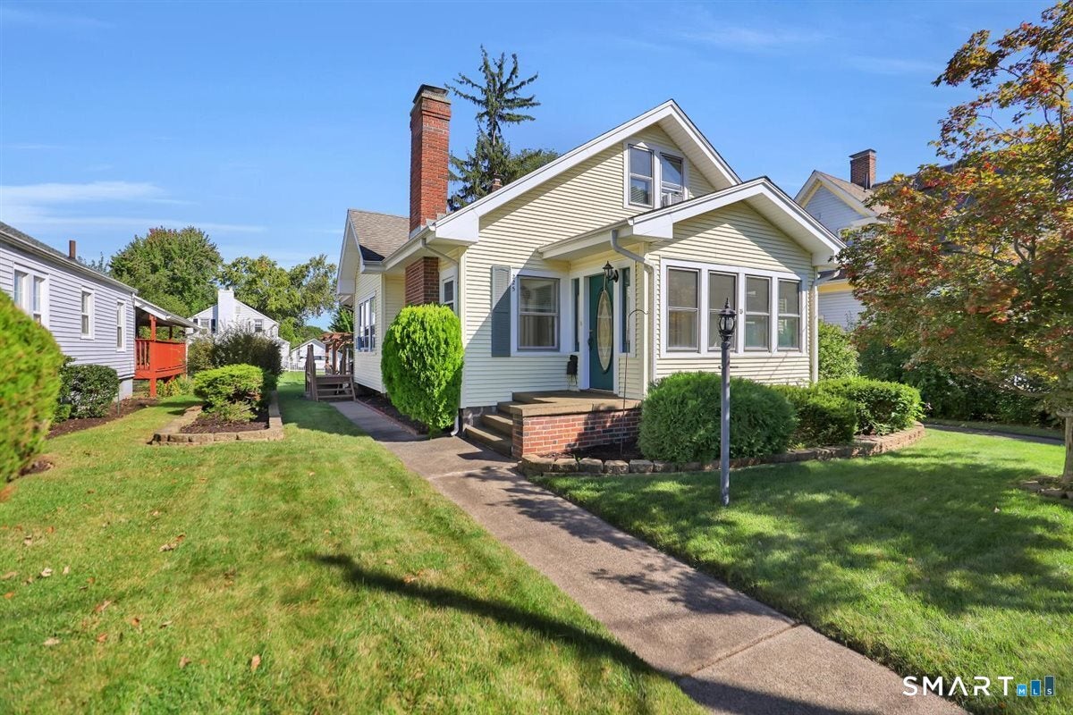 Home in New Britain, CT 06053 — photo 2