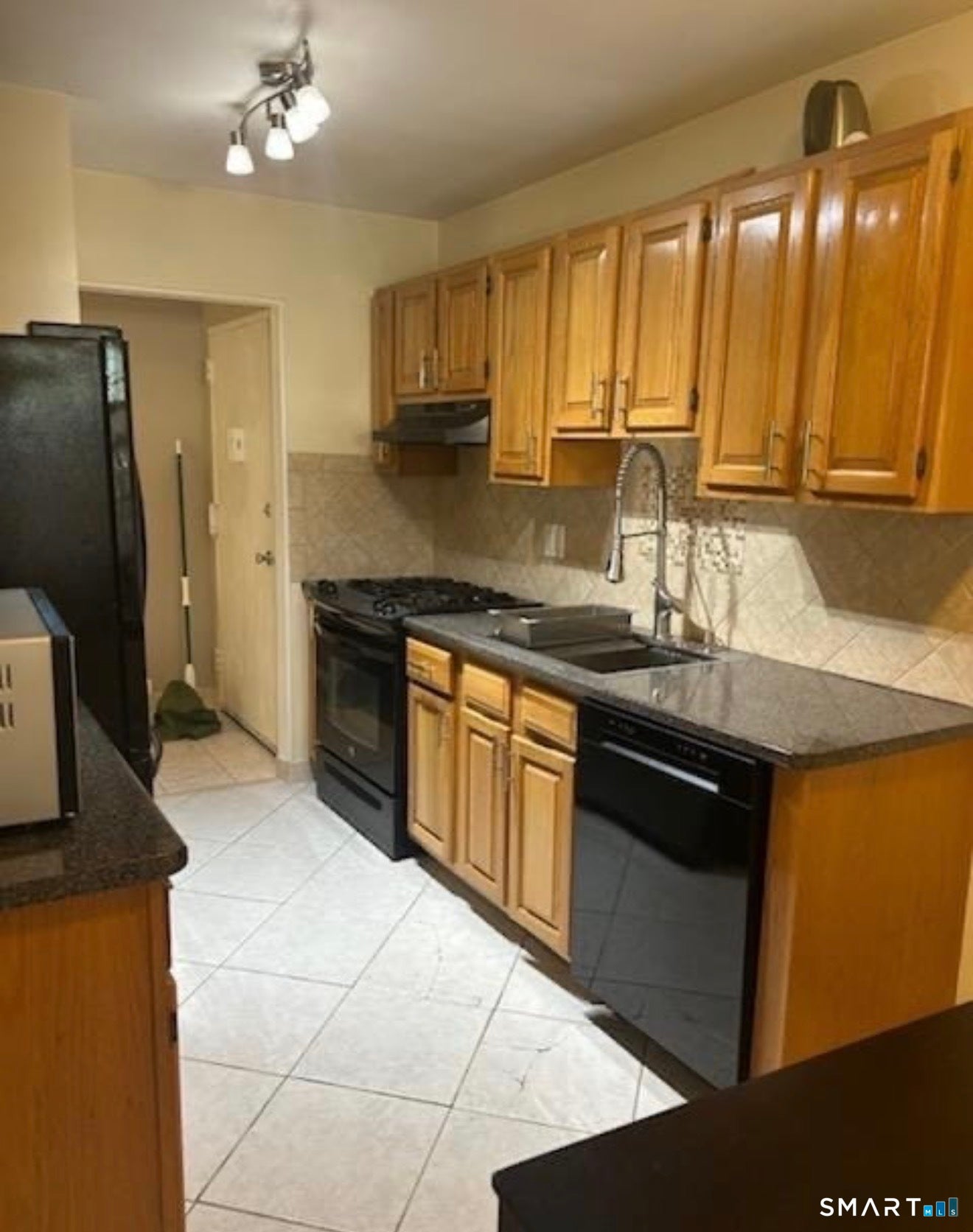 50 Greenhouse Road 18D — photo
