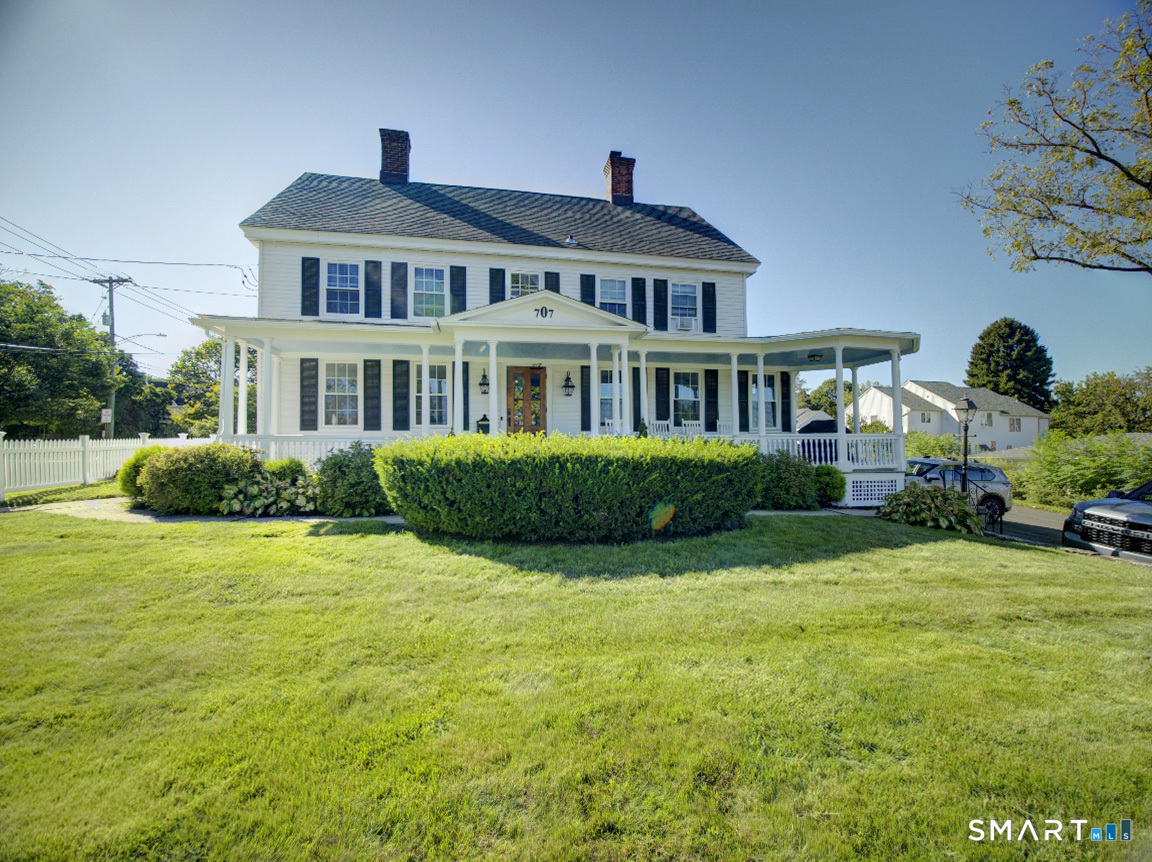 707 Main Street — photo