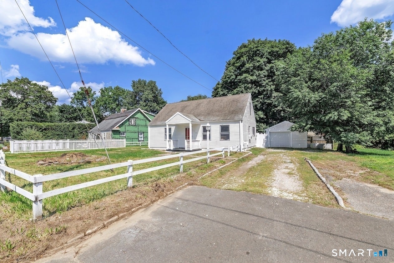 13 Fairchild Drive — photo