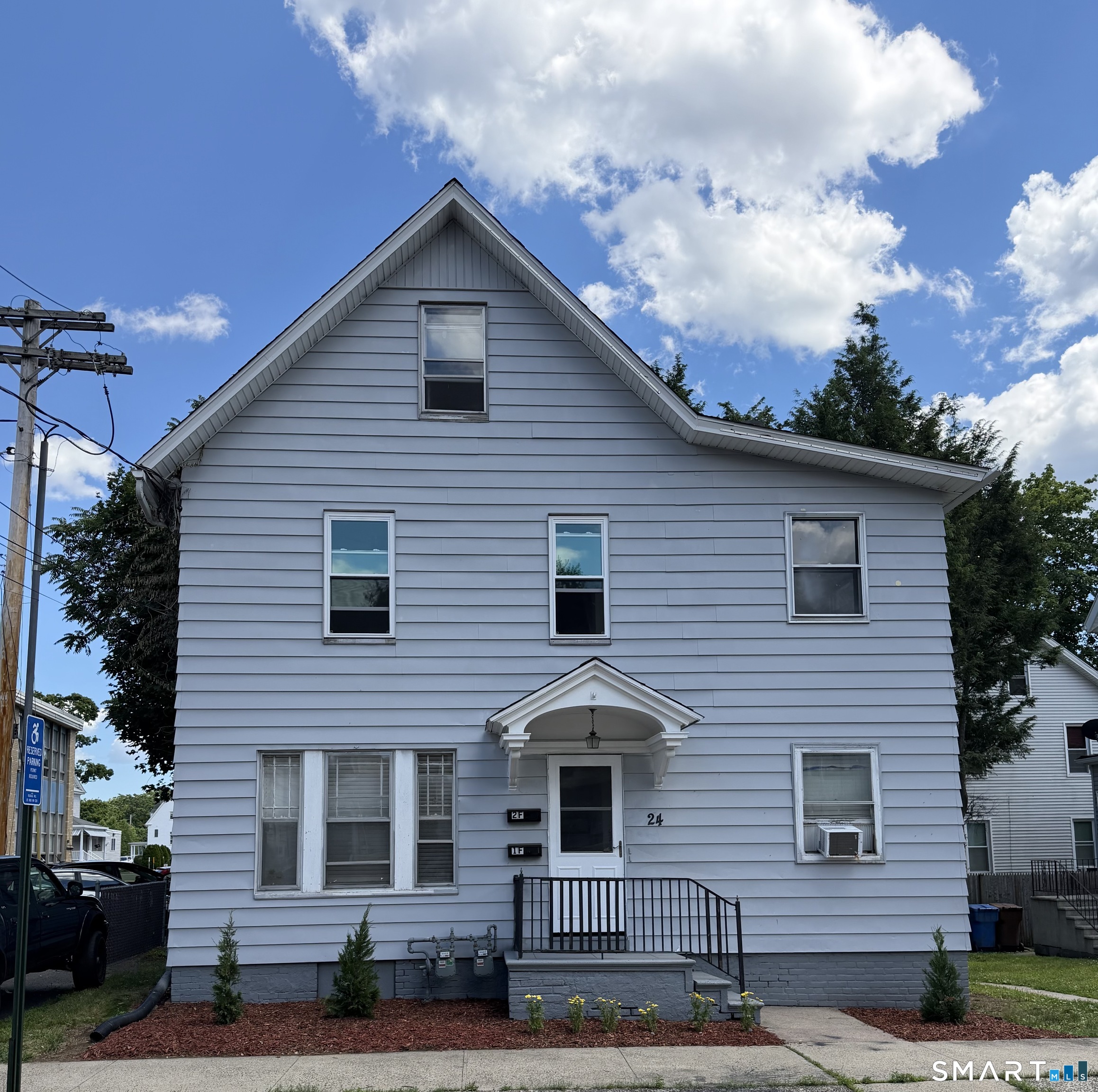 24 Elm Street — photo