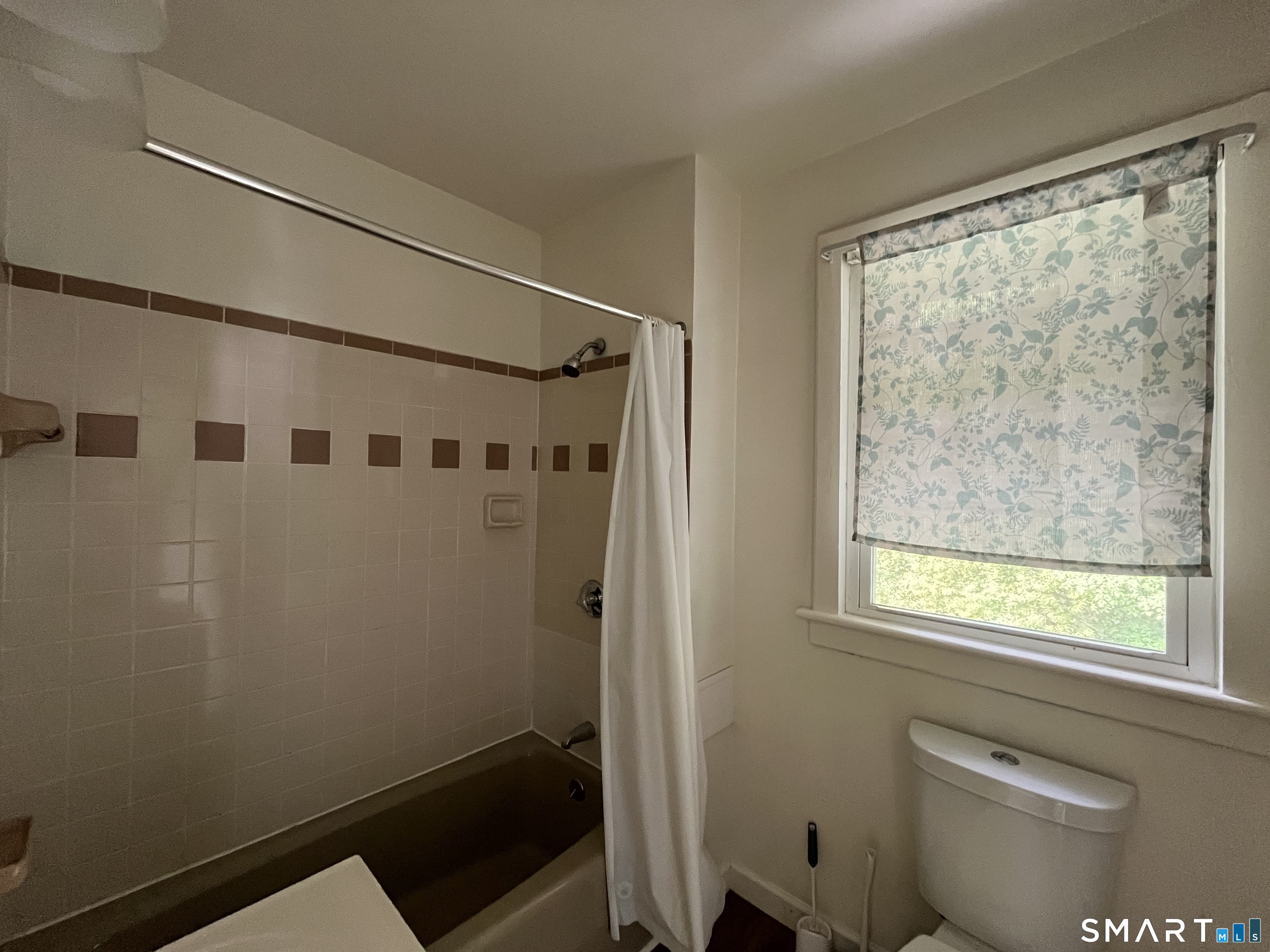 Home in Norwich, CT 06360 — photo 3