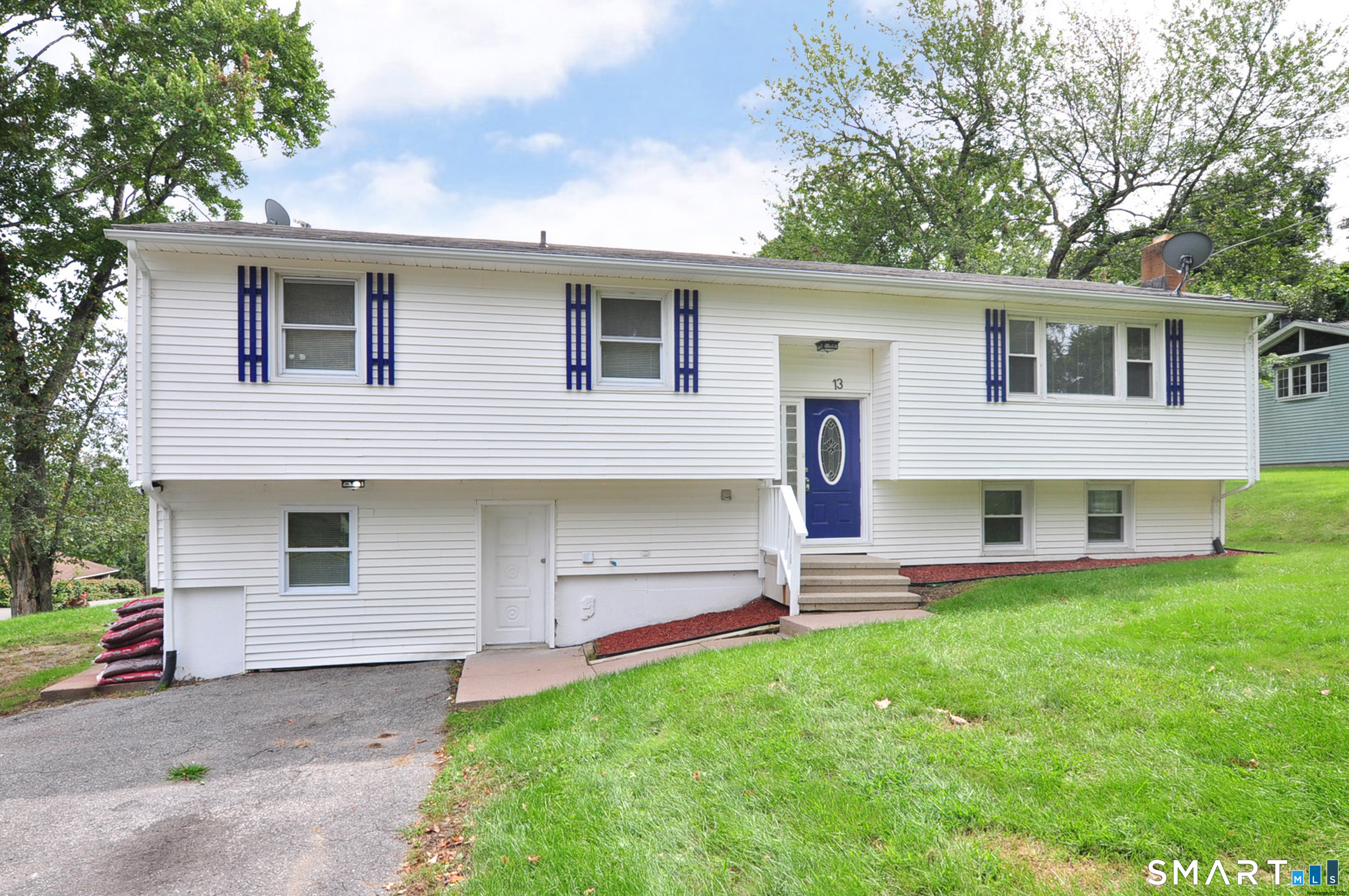 13 Pleasant View Avenue — photo