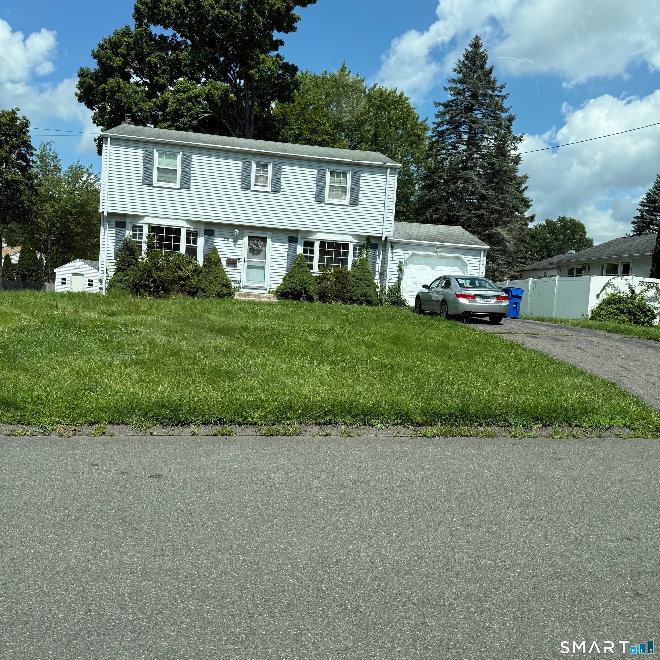 26 Whitewood Road — photo