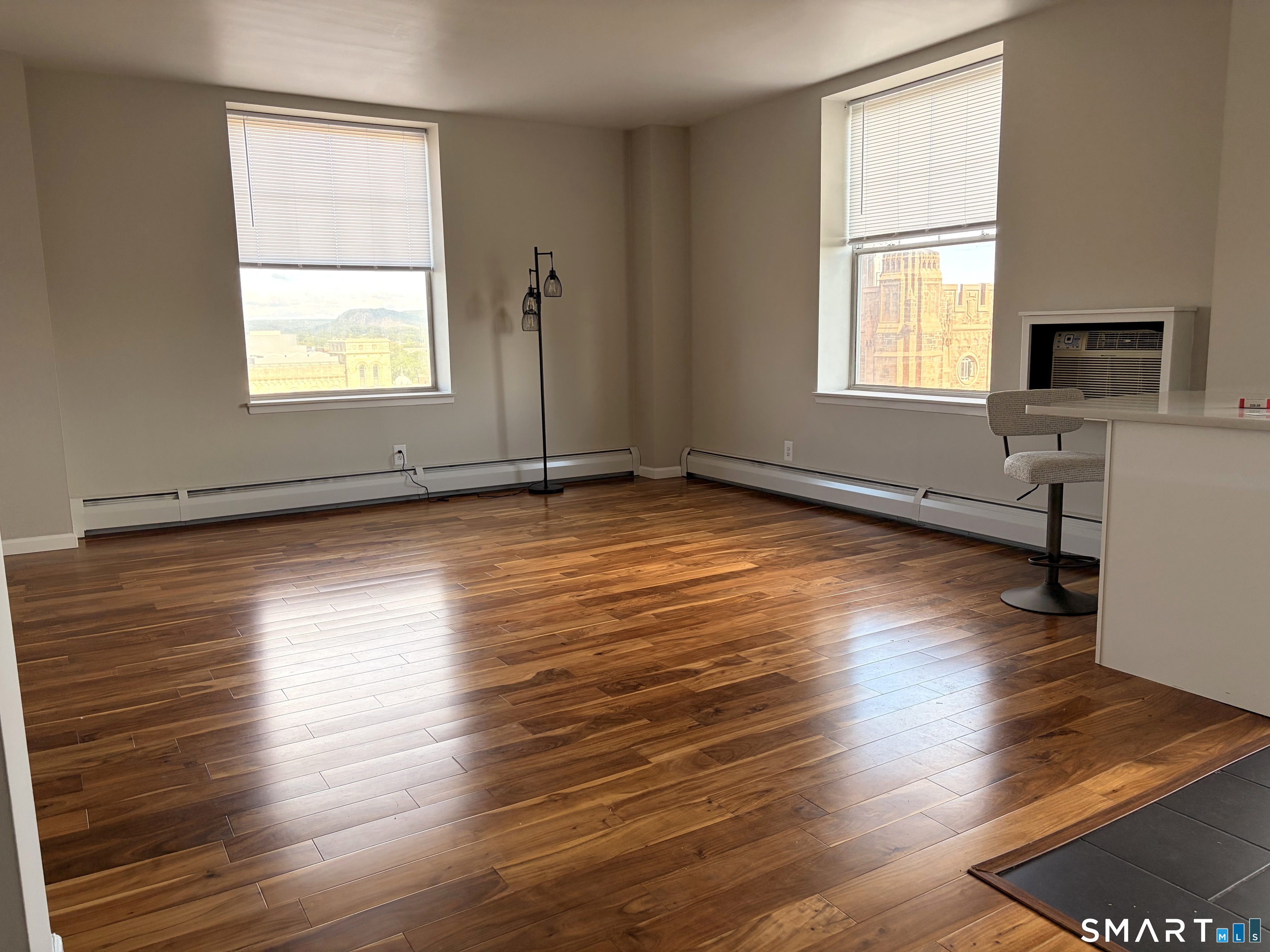 265 College Street 9F — photo