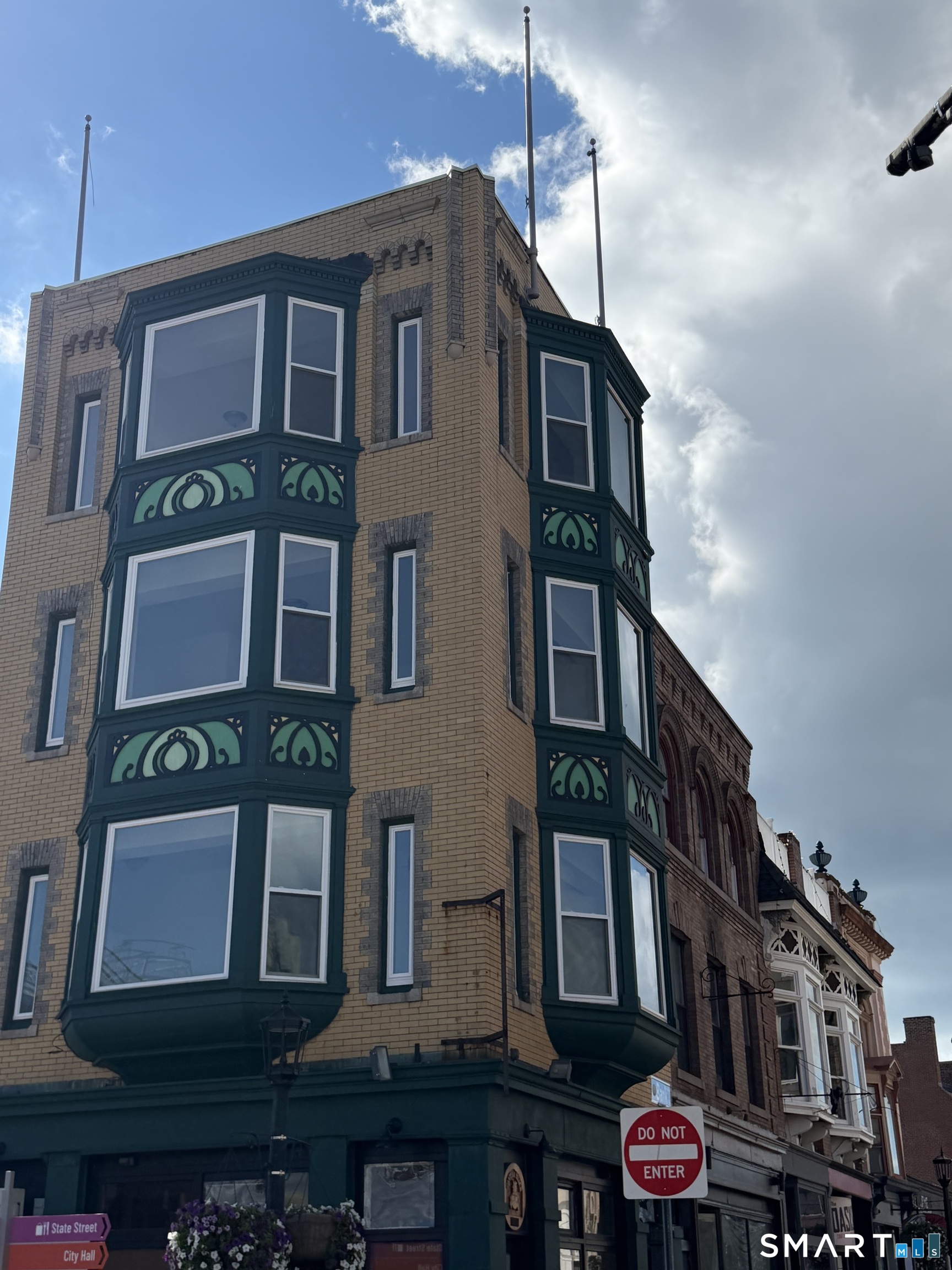 2 Bank Street — photo