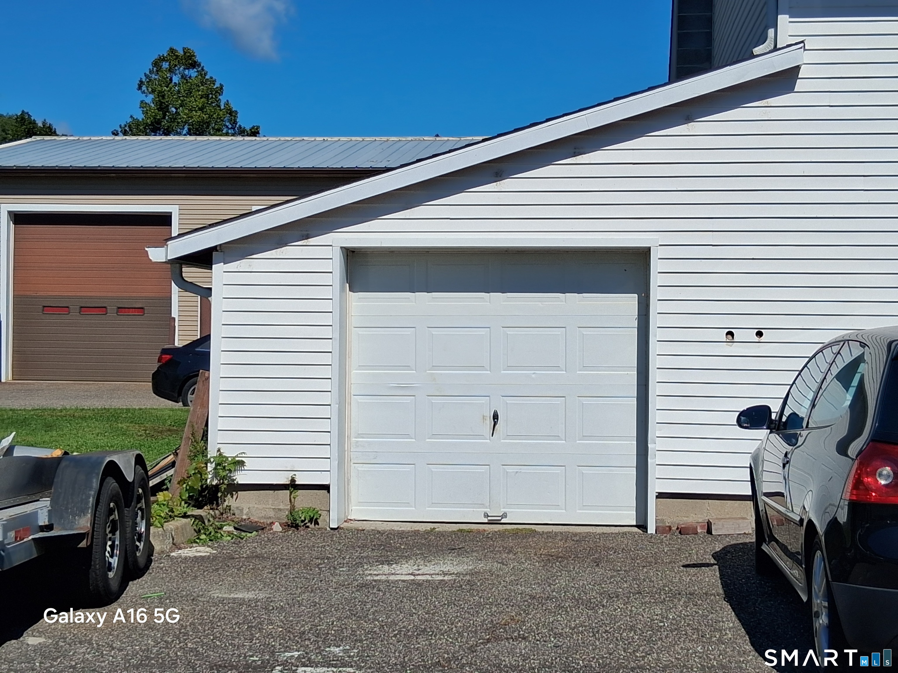 568 Danbury Road White Barn Attached Garag — photo