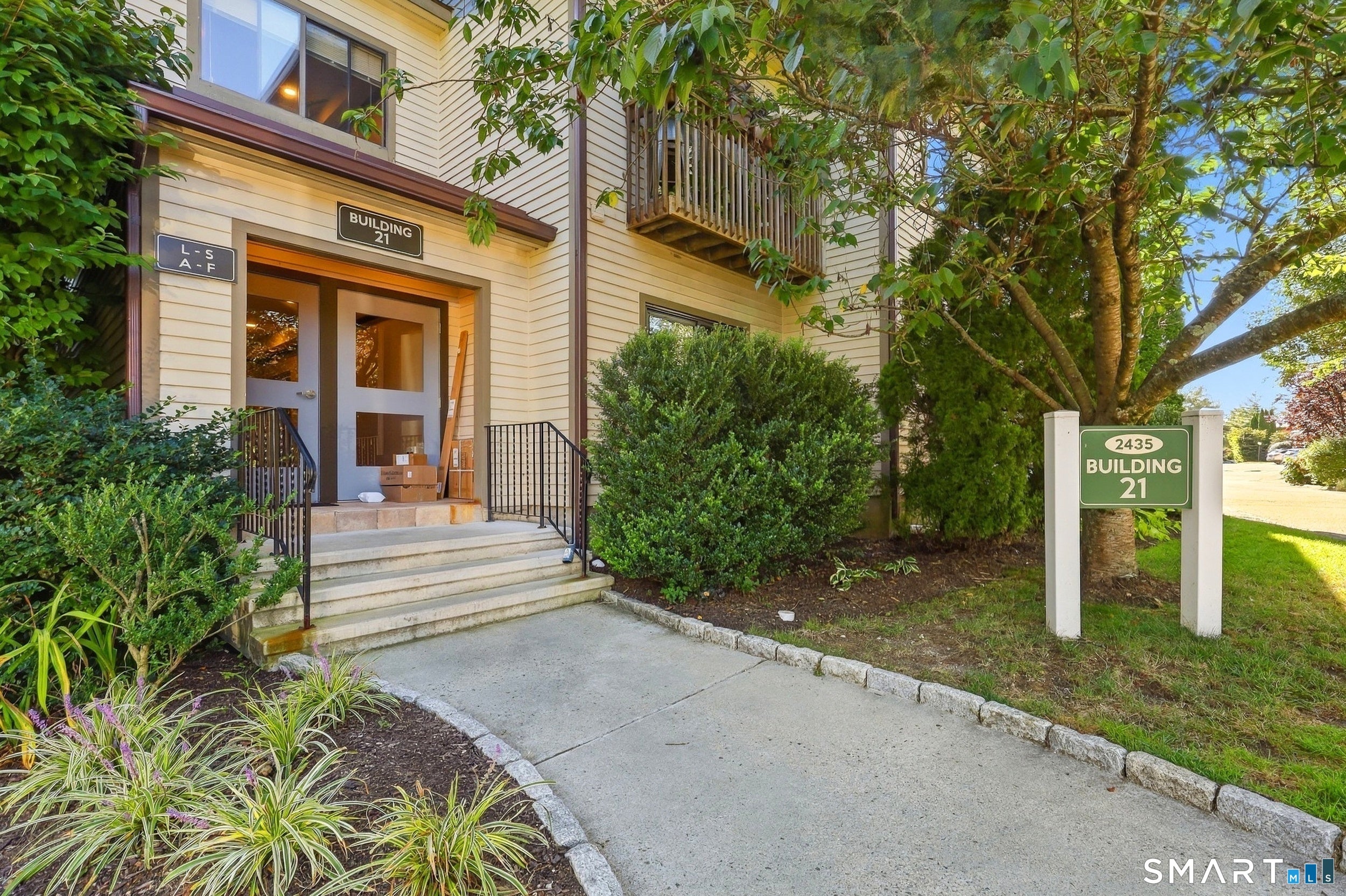 2435 Bedford Street 21C — photo
