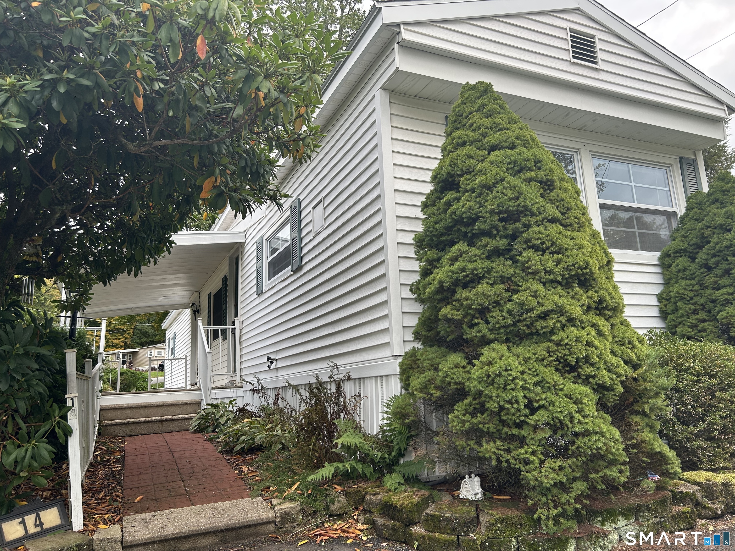14 Hillpond Drive — photo