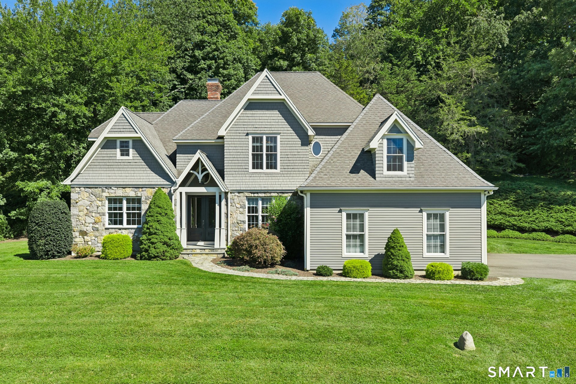5 Wentworth Drive — photo