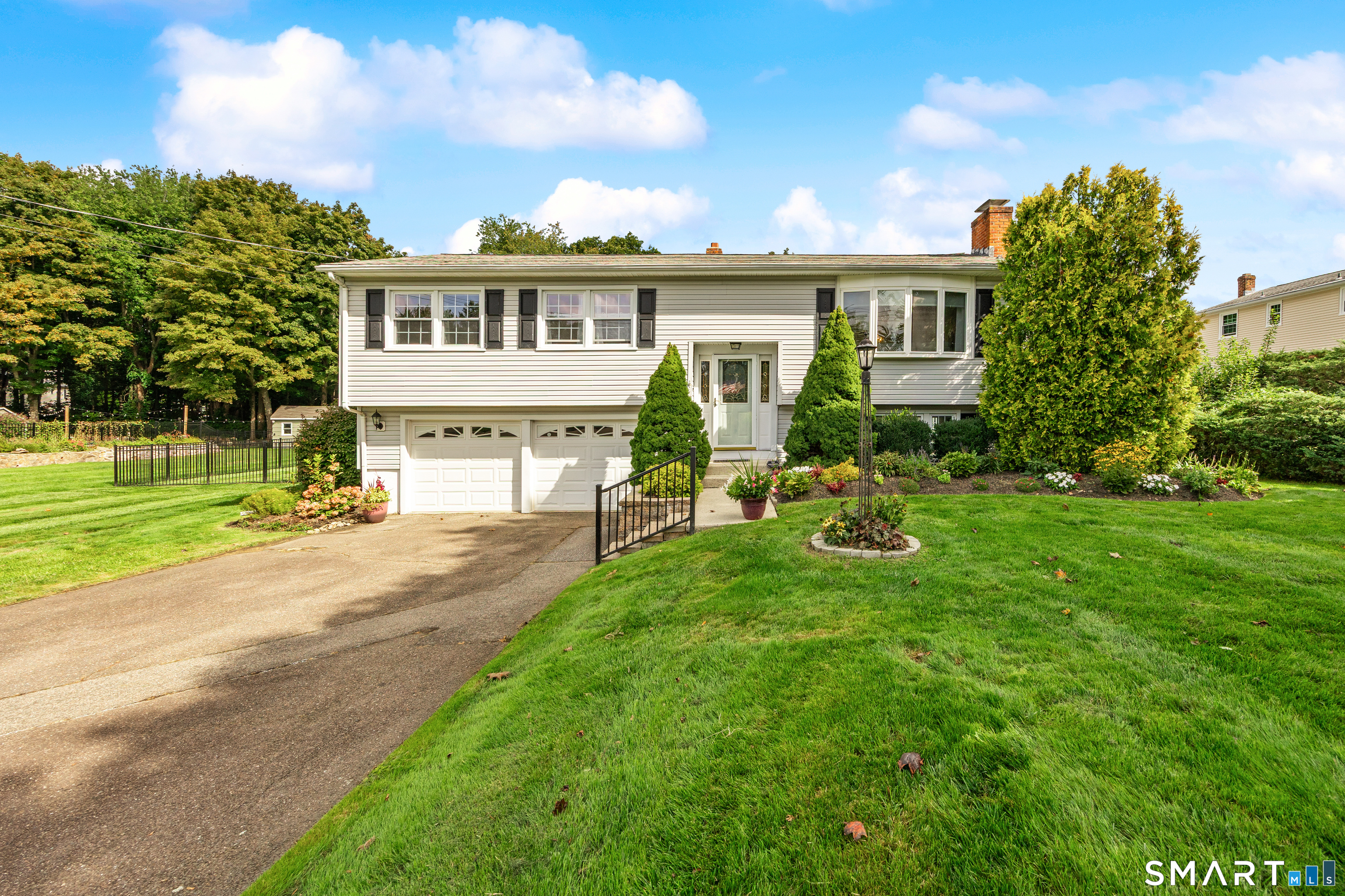 18 Sharon Drive — photo