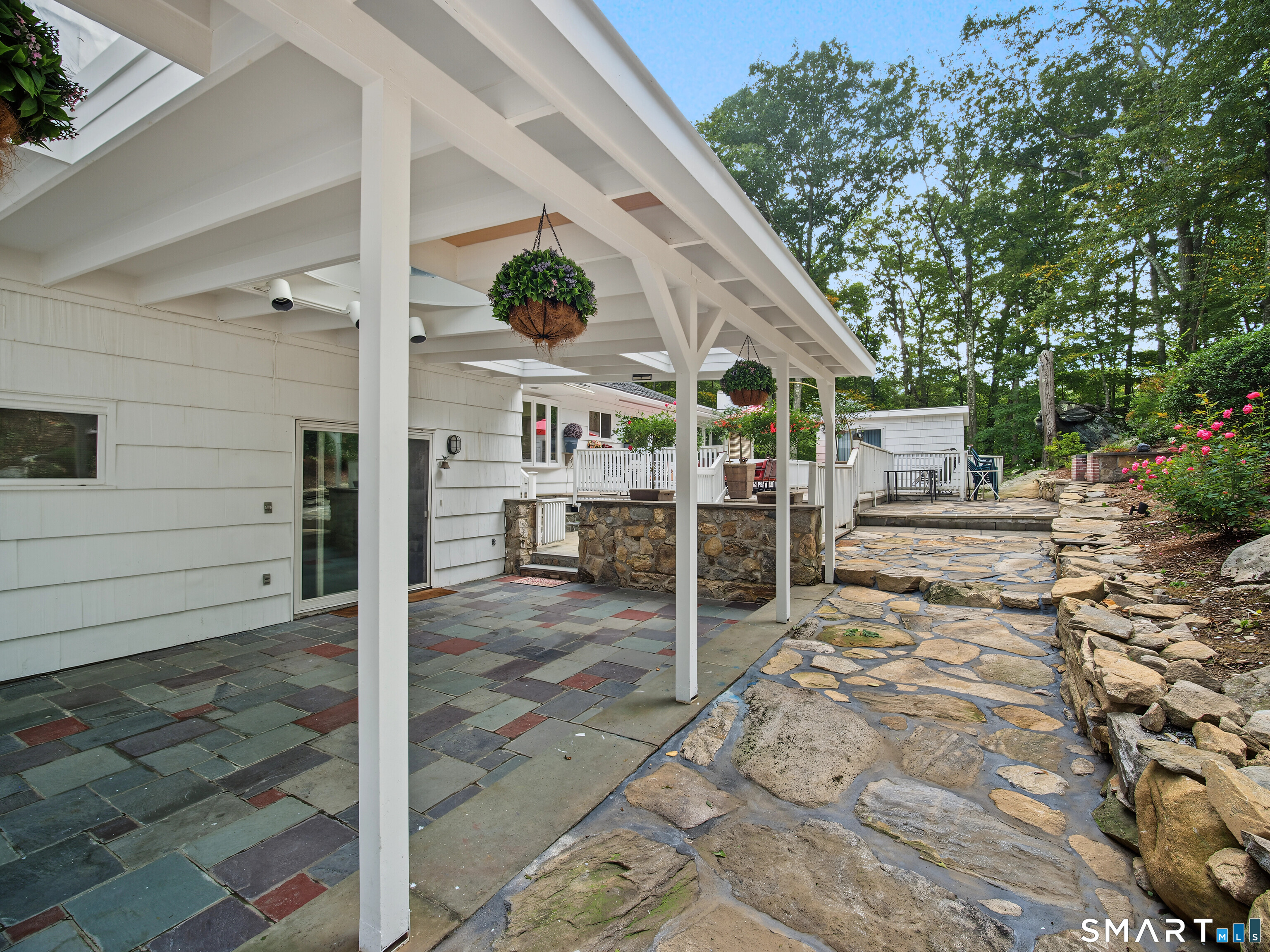 Home in Stamford, CT 06903 — photo 2