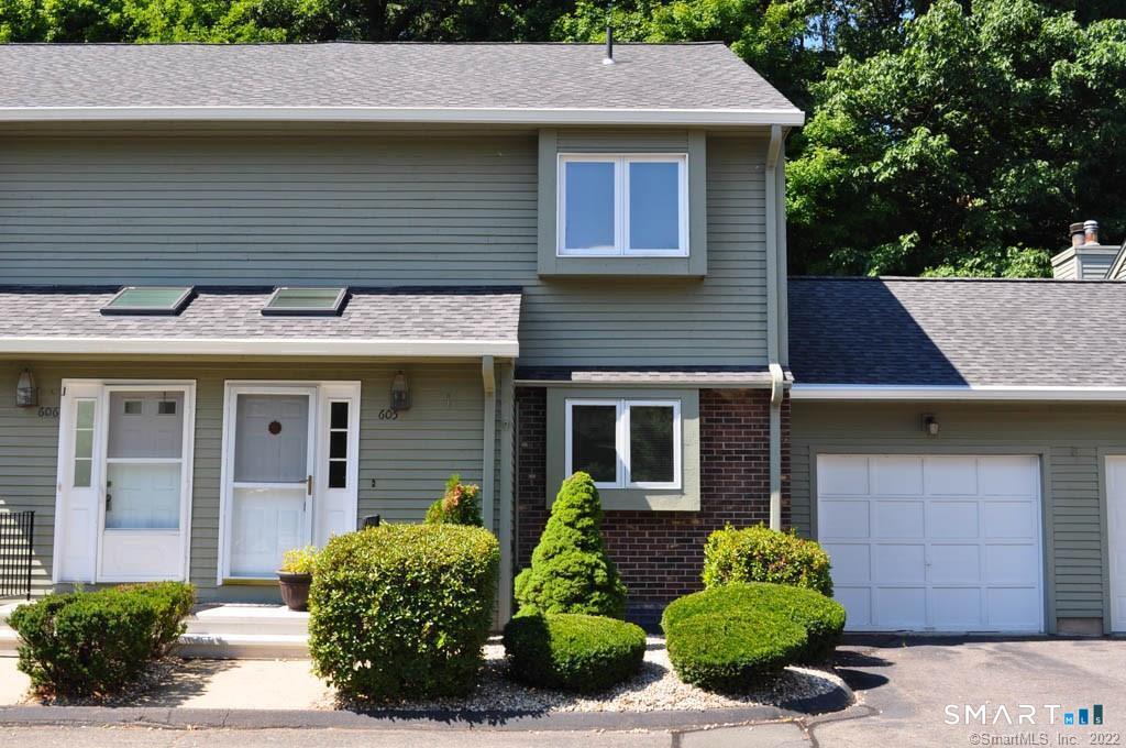 605 Sand Stone Drive 605 — photo