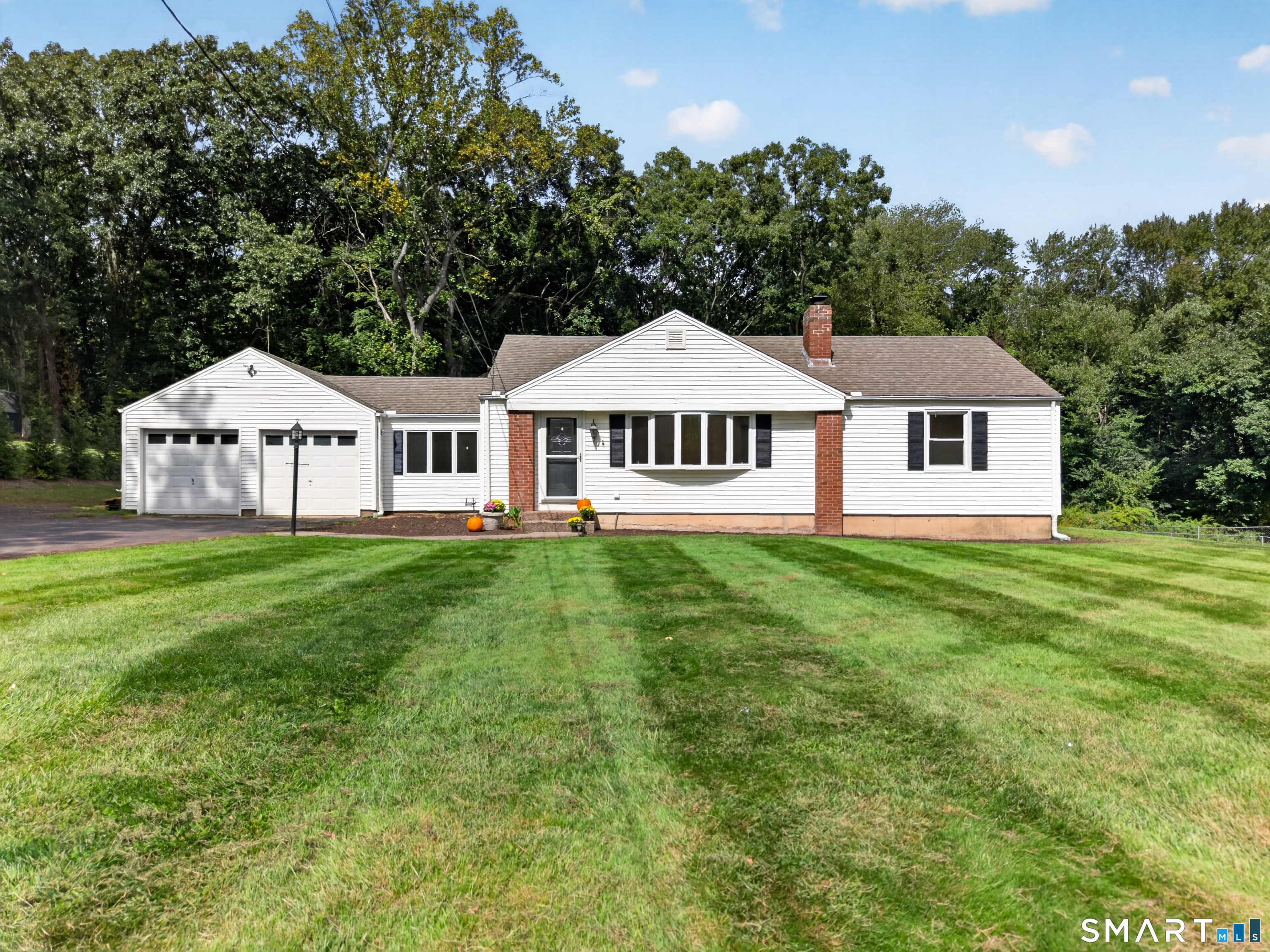 527 Clintonville Road — photo