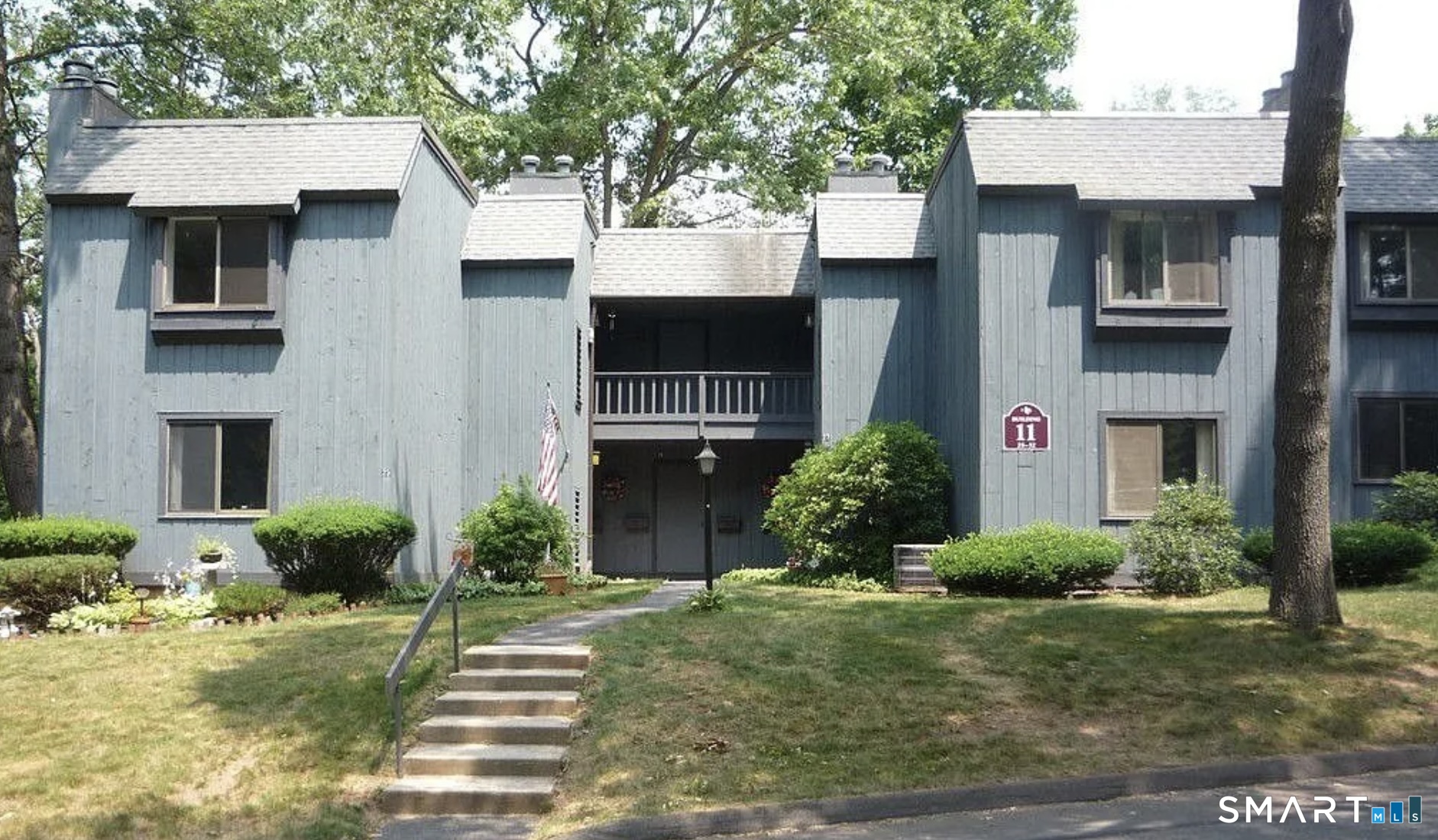 28 Coach Drive 28 — photo
