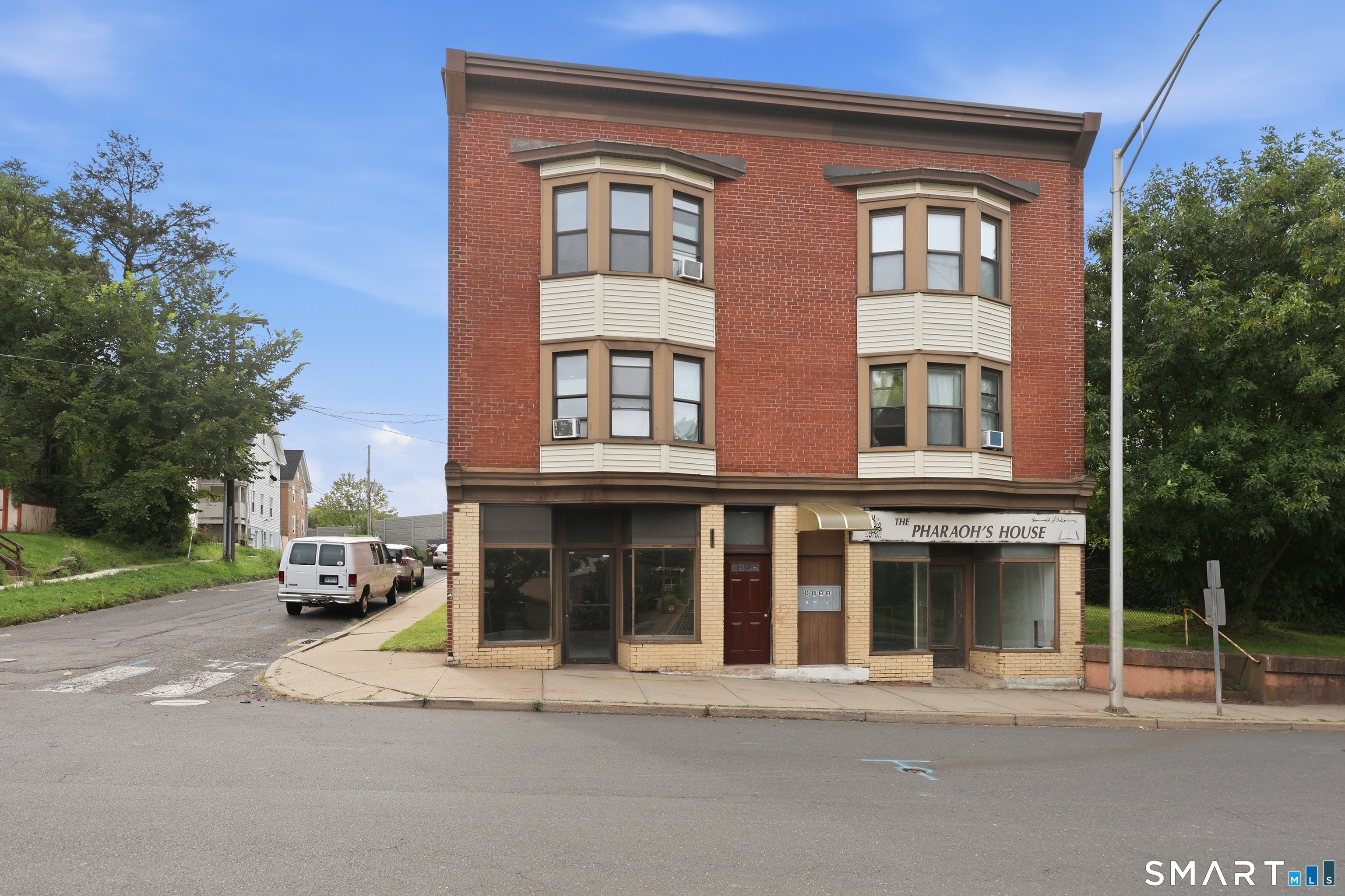 61 East Main Street — photo
