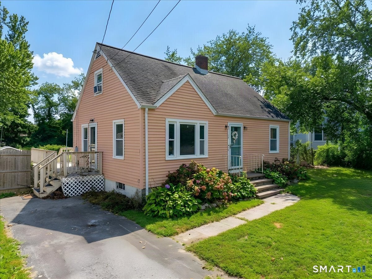 16 Roseleah Drive — photo