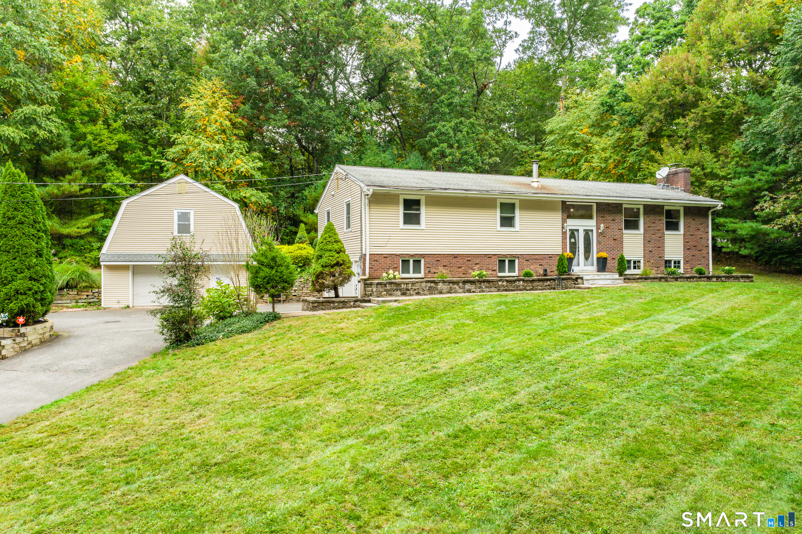 508 Oakwood Drive — photo