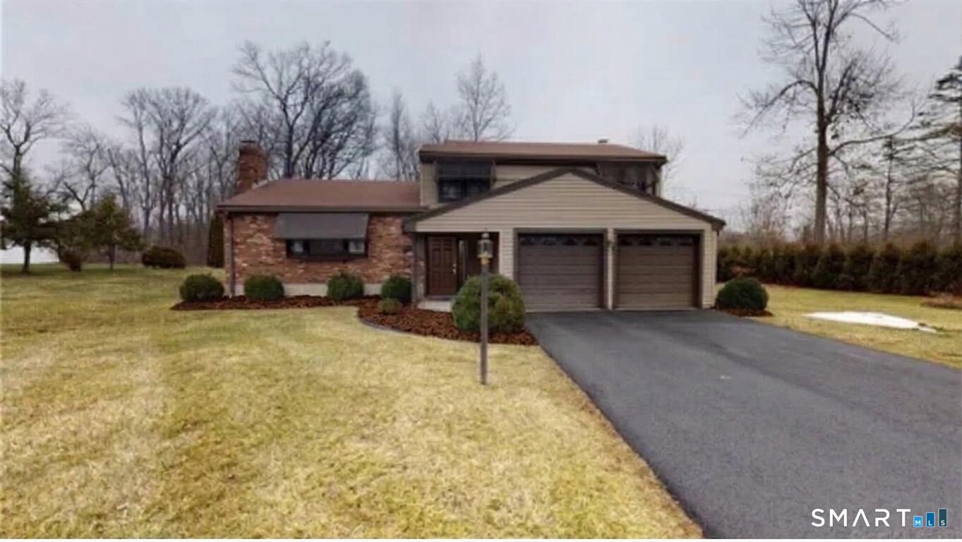 204 Willowcrest Drive — photo