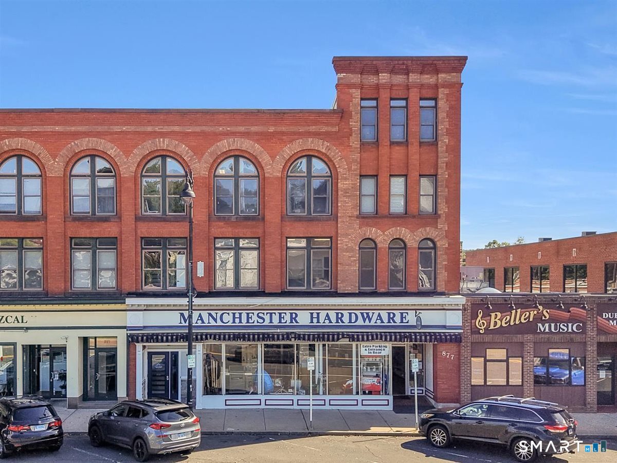 873 Main Street — photo